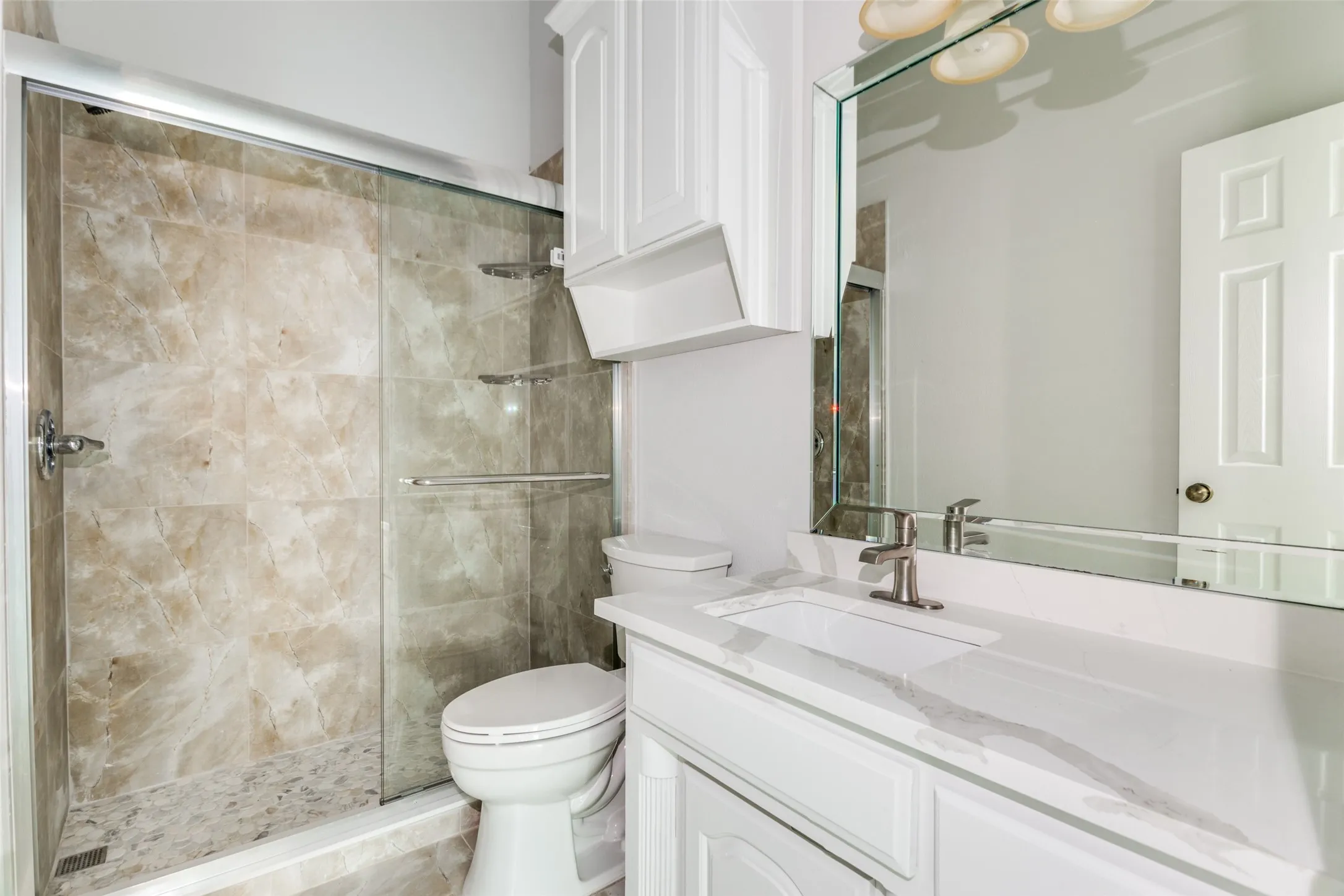 Single Family Residence For Sale in Tarrant County , 6315 Millwood Court, Arlington, Texas 76016, 4 Bedrooms, 3 Bathrooms, 3 Garage spaces, 2,930 Sqft, built in 1996, Preowned, Price $650,000, mls#21171209, Real Estate Agent in Arlington, Homes For Sale in Tarrant county, Homes For Sale in Arlington, Realtor in Arlington Texas, Real Estate Brokerage Independent Realty Texas, Luminita Cordes Realtor