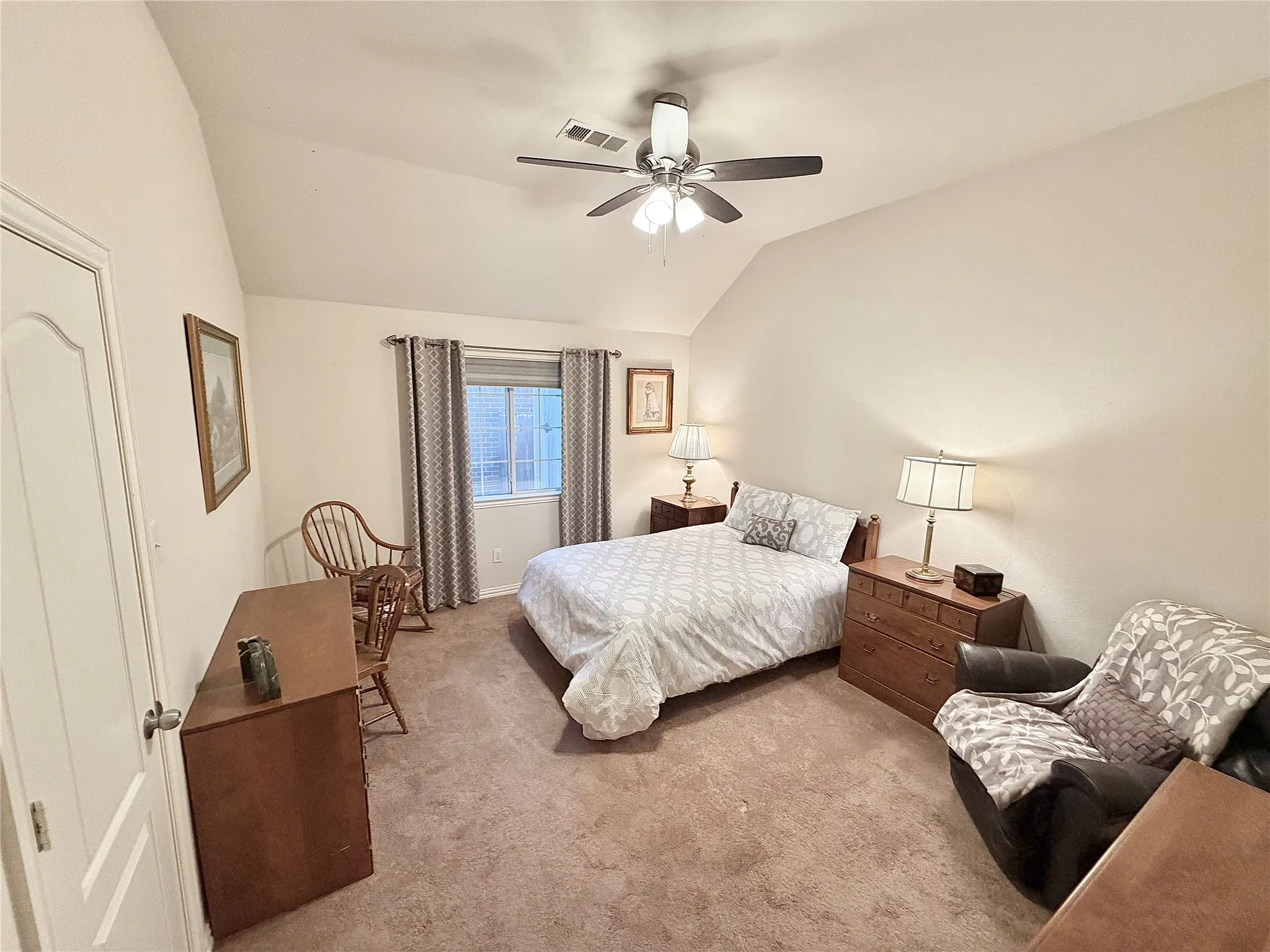 Single Family Residence For Sale in Denton County , 2508 Kariba Lane, Denton, Texas 76210, 4 Bedroom, 2 Bathroom, 2 Garage spaces, 2,428 Sqft, built in 1999, mls#21171297, Real Estate Agent in Denton, Homes For Sale in Denton county, Homes For Sale in Denton, Realtor in Denton Texas, Real Estate Brokerage Independent Realty Texas, Luminita Cordes Realtor