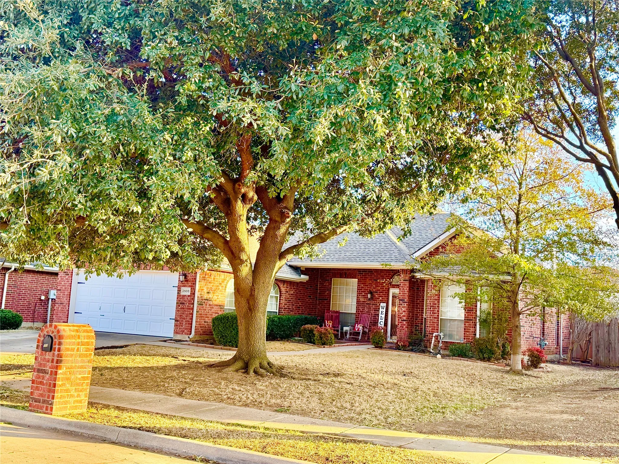 Single Family Residence For Sale in Denton County , 2508 Kariba Lane, Denton, Texas 76210, 4 Bedroom, 2 Bathroom, 2 Garage spaces, 2,428 Sqft, built in 1999, mls#21171297, Real Estate Agent in Denton, Homes For Sale in Denton county, Homes For Sale in Denton, Realtor in Denton Texas, Real Estate Brokerage Independent Realty Texas, Luminita Cordes Realtor