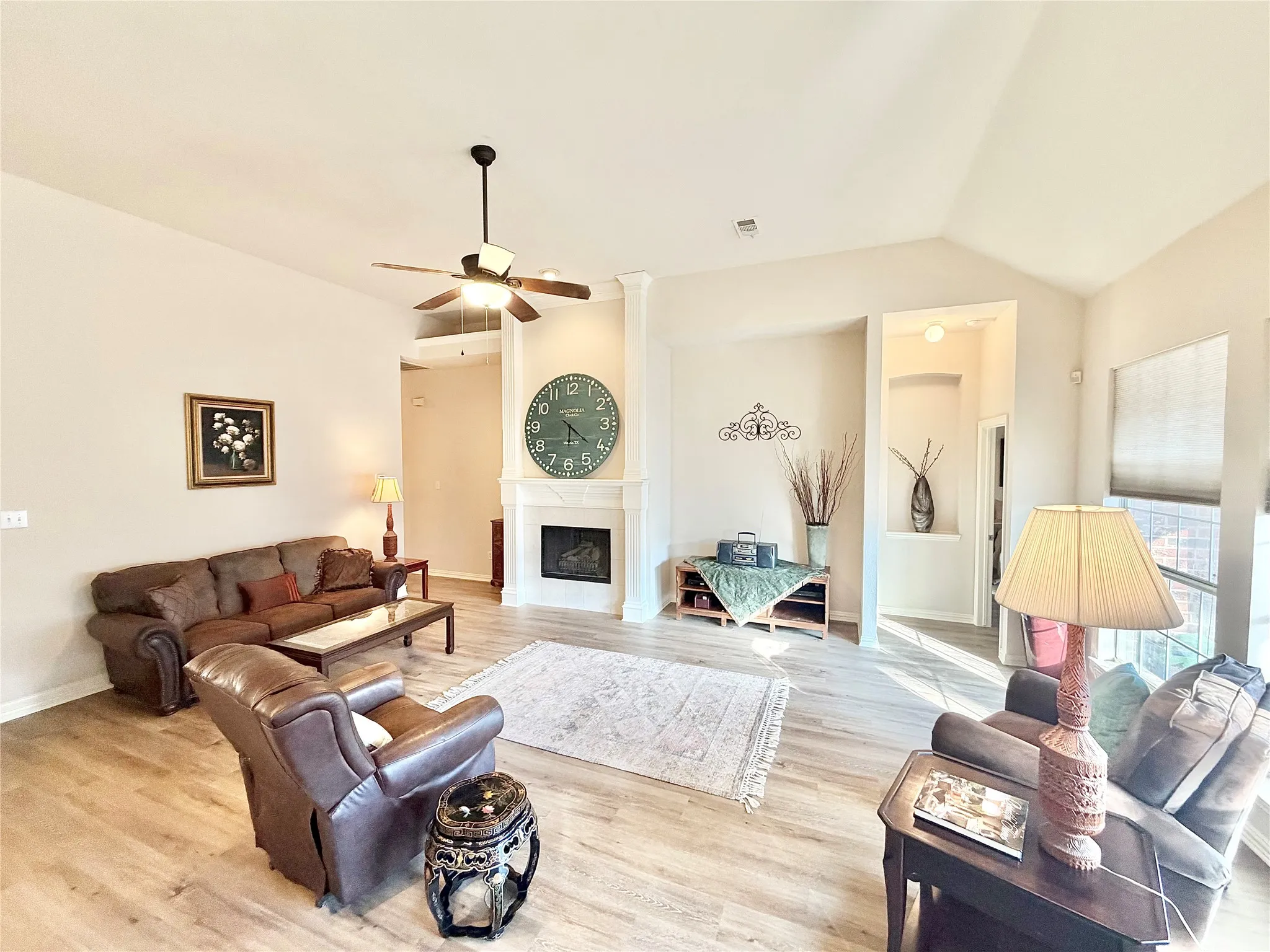 Single Family Residence For Sale in Denton County , 2508 Kariba Lane, Denton, Texas 76210, 4 Bedroom, 2 Bathroom, 2 Garage spaces, 2,428 Sqft, built in 1999, mls#21171297, Real Estate Agent in Denton, Homes For Sale in Denton county, Homes For Sale in Denton, Realtor in Denton Texas, Real Estate Brokerage Independent Realty Texas, Luminita Cordes Realtor