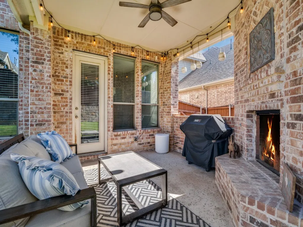 Single Family Residence For Sale in Rockwall County , 790 York Drive, Rockwall, Texas 75087, 4 Bedrooms, 4 Bathrooms, 2 Garage spaces, 3,497 Sqft, built in 2014, Preowned, Price $594,900, mls#21170885, Real Estate Agent in Rockwall, Homes For Sale in Rockwall county, Homes For Sale in Rockwall, Realtor in Rockwall Texas, Real Estate Brokerage Independent Realty Texas, Luminita Cordes Realtor