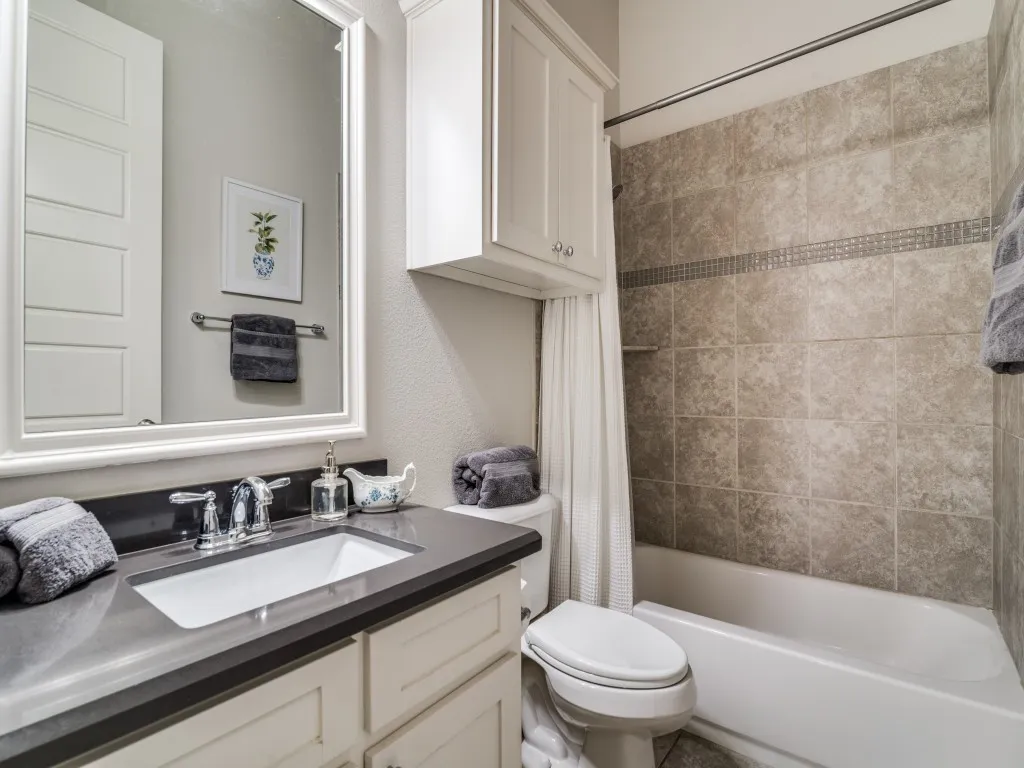Single Family Residence For Sale in Rockwall County , 790 York Drive, Rockwall, Texas 75087, 4 Bedrooms, 4 Bathrooms, 2 Garage spaces, 3,497 Sqft, built in 2014, Preowned, Price $594,900, mls#21170885, Real Estate Agent in Rockwall, Homes For Sale in Rockwall county, Homes For Sale in Rockwall, Realtor in Rockwall Texas, Real Estate Brokerage Independent Realty Texas, Luminita Cordes Realtor