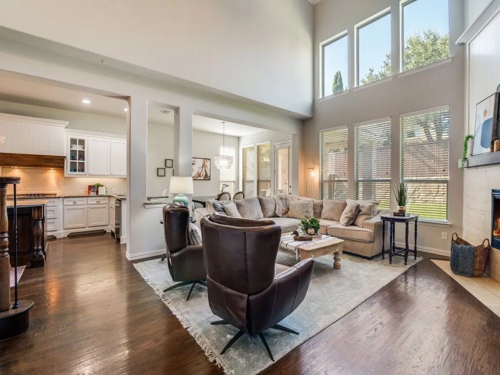 Single Family Residence For Sale in Rockwall County , 790 York Drive, Rockwall, Texas 75087, 4 Bedrooms, 4 Bathrooms, 2 Garage spaces, 3,497 Sqft, built in 2014, Preowned, Price $594,900, mls#21170885, Real Estate Agent in Rockwall, Homes For Sale in Rockwall county, Homes For Sale in Rockwall, Realtor in Rockwall Texas, Real Estate Brokerage Independent Realty Texas, Luminita Cordes Realtor