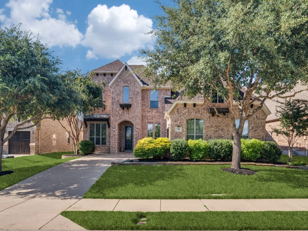 Single Family Residence For Sale in Rockwall County , 790 York Drive, Rockwall, Texas 75087, 4 Bedrooms, 4 Bathrooms, 2 Garage spaces, 3,497 Sqft, built in 2014, Preowned, Price $594,900, mls#21170885, Real Estate Agent in Rockwall, Homes For Sale in Rockwall county, Homes For Sale in Rockwall, Realtor in Rockwall Texas, Real Estate Brokerage Independent Realty Texas, Luminita Cordes Realtor
