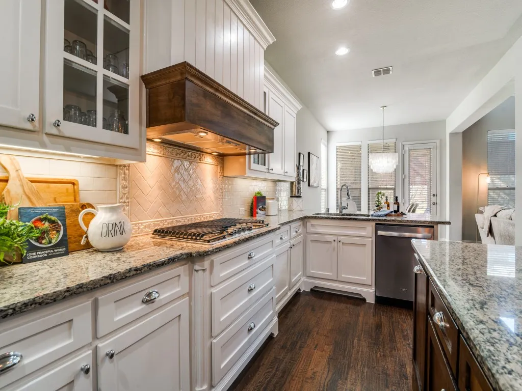 Single Family Residence For Sale in Rockwall County , 790 York Drive, Rockwall, Texas 75087, 4 Bedrooms, 4 Bathrooms, 2 Garage spaces, 3,497 Sqft, built in 2014, Preowned, Price $594,900, mls#21170885, Real Estate Agent in Rockwall, Homes For Sale in Rockwall county, Homes For Sale in Rockwall, Realtor in Rockwall Texas, Real Estate Brokerage Independent Realty Texas, Luminita Cordes Realtor