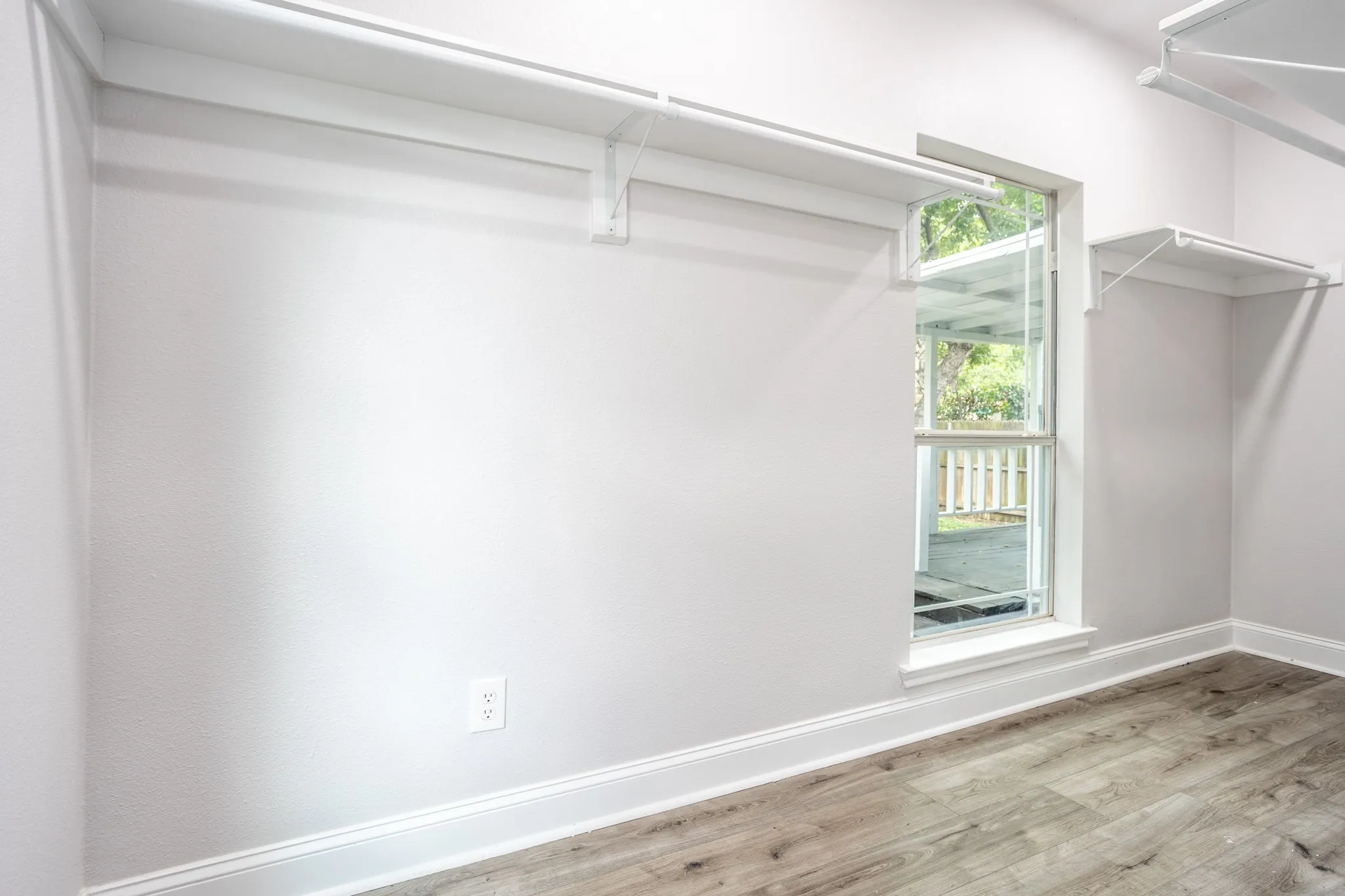 Single Family Residence For Sale in Dallas County , 527 S Clinton Avenue, Dallas, Texas 75208, 2 Bedroom, 3 Bathroom, Garage spaces, 1,778 Sqft, built in 1930, mls#21167727, Real Estate Agent in Dallas, Homes For Sale in Dallas county, Homes For Sale in Dallas, Realtor in Dallas Texas, Real Estate Brokerage Independent Realty Texas, Luminita Cordes Realtor