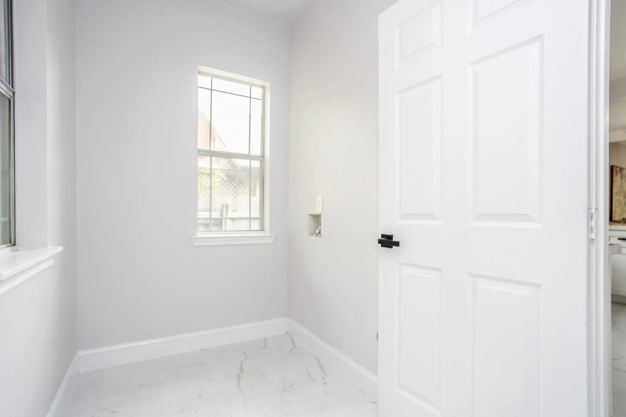 Single Family Residence For Sale in Dallas County , 527 S Clinton Avenue, Dallas, Texas 75208, 2 Bedroom, 3 Bathroom, Garage spaces, 1,778 Sqft, built in 1930, mls#21167727, Real Estate Agent in Dallas, Homes For Sale in Dallas county, Homes For Sale in Dallas, Realtor in Dallas Texas, Real Estate Brokerage Independent Realty Texas, Luminita Cordes Realtor
