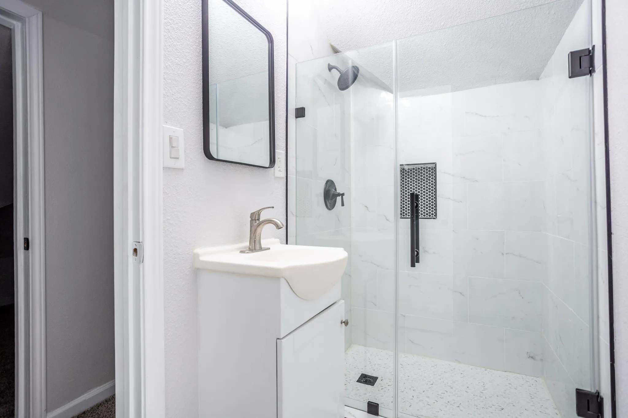 Single Family Residence For Sale in Dallas County , 527 S Clinton Avenue, Dallas, Texas 75208, 2 Bedroom, 3 Bathroom, Garage spaces, 1,778 Sqft, built in 1930, mls#21167727, Real Estate Agent in Dallas, Homes For Sale in Dallas county, Homes For Sale in Dallas, Realtor in Dallas Texas, Real Estate Brokerage Independent Realty Texas, Luminita Cordes Realtor