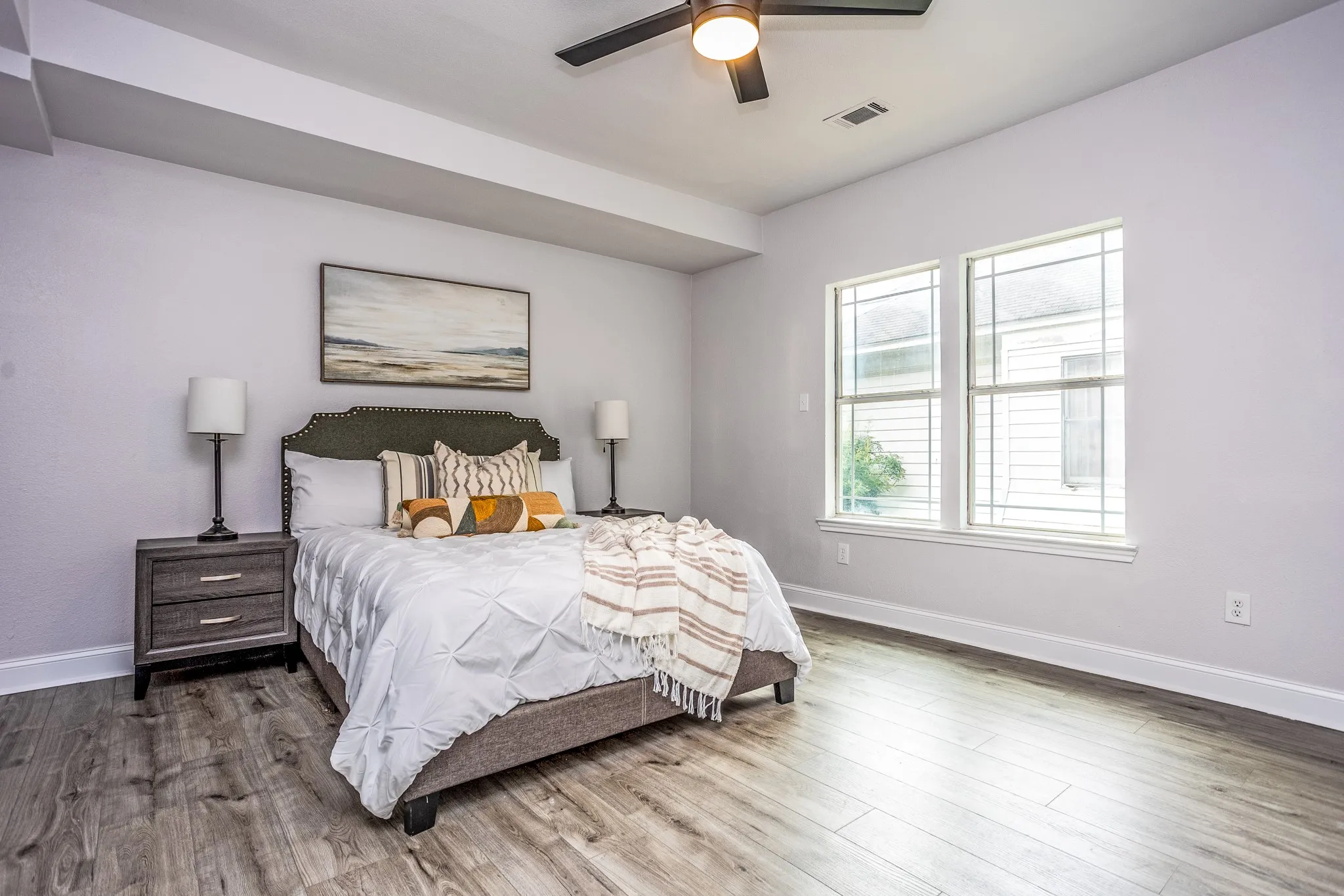 Single Family Residence For Sale in Dallas County , 527 S Clinton Avenue, Dallas, Texas 75208, 2 Bedroom, 3 Bathroom, Garage spaces, 1,778 Sqft, built in 1930, mls#21167727, Real Estate Agent in Dallas, Homes For Sale in Dallas county, Homes For Sale in Dallas, Realtor in Dallas Texas, Real Estate Brokerage Independent Realty Texas, Luminita Cordes Realtor