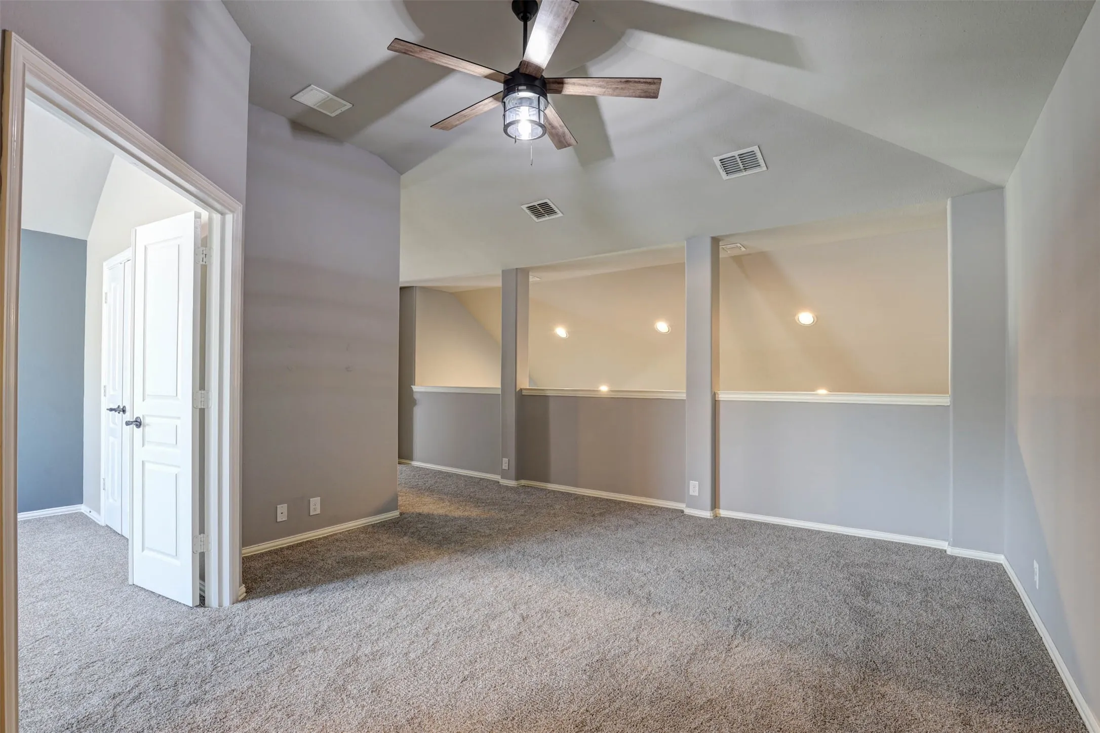 Single Family Residence For Sale in Denton County , 9501 Meadowpark Drive, Denton, Texas 76226, 4 Bedroom, 3 Bathroom, 2 Garage spaces, 2,334 Sqft, built in 2017, Preowned, mls#21145684, Real Estate Agent in Denton, Homes For Sale in Denton county, Homes For Sale in Denton, Realtor in Denton Texas, Real Estate Brokerage Independent Realty Texas, Luminita Cordes Realtor