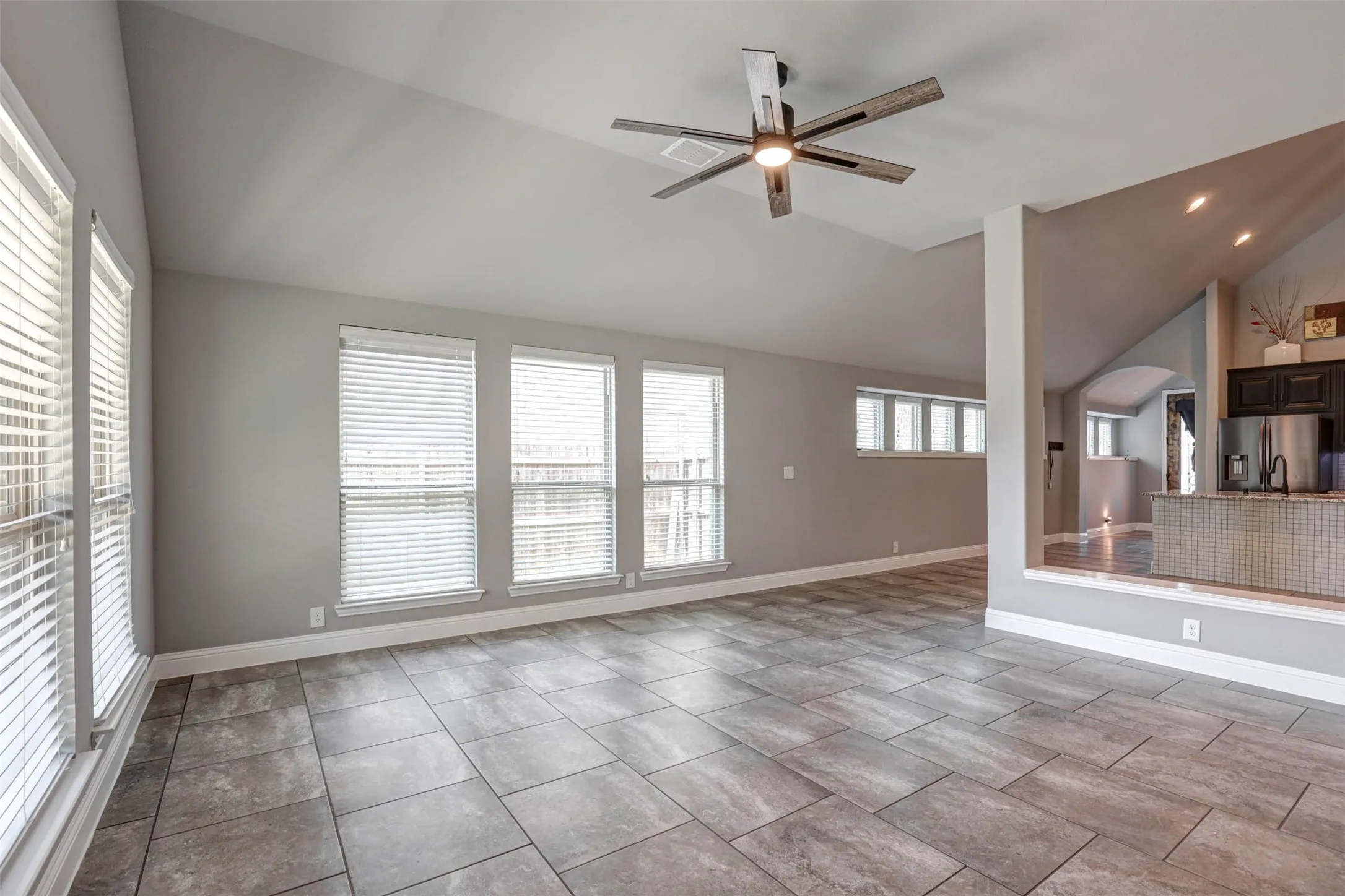 Single Family Residence For Sale in Denton County , 9501 Meadowpark Drive, Denton, Texas 76226, 4 Bedroom, 3 Bathroom, 2 Garage spaces, 2,334 Sqft, built in 2017, Preowned, mls#21145684, Real Estate Agent in Denton, Homes For Sale in Denton county, Homes For Sale in Denton, Realtor in Denton Texas, Real Estate Brokerage Independent Realty Texas, Luminita Cordes Realtor