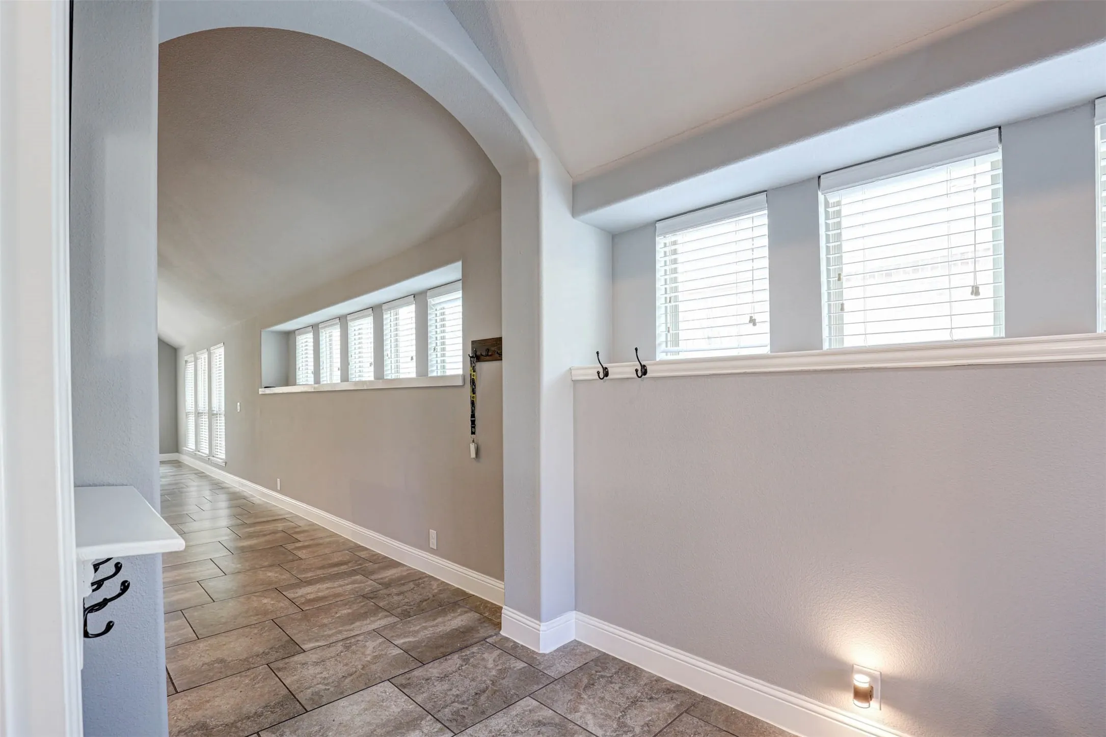 Single Family Residence For Sale in Denton County , 9501 Meadowpark Drive, Denton, Texas 76226, 4 Bedroom, 3 Bathroom, 2 Garage spaces, 2,334 Sqft, built in 2017, Preowned, mls#21145684, Real Estate Agent in Denton, Homes For Sale in Denton county, Homes For Sale in Denton, Realtor in Denton Texas, Real Estate Brokerage Independent Realty Texas, Luminita Cordes Realtor