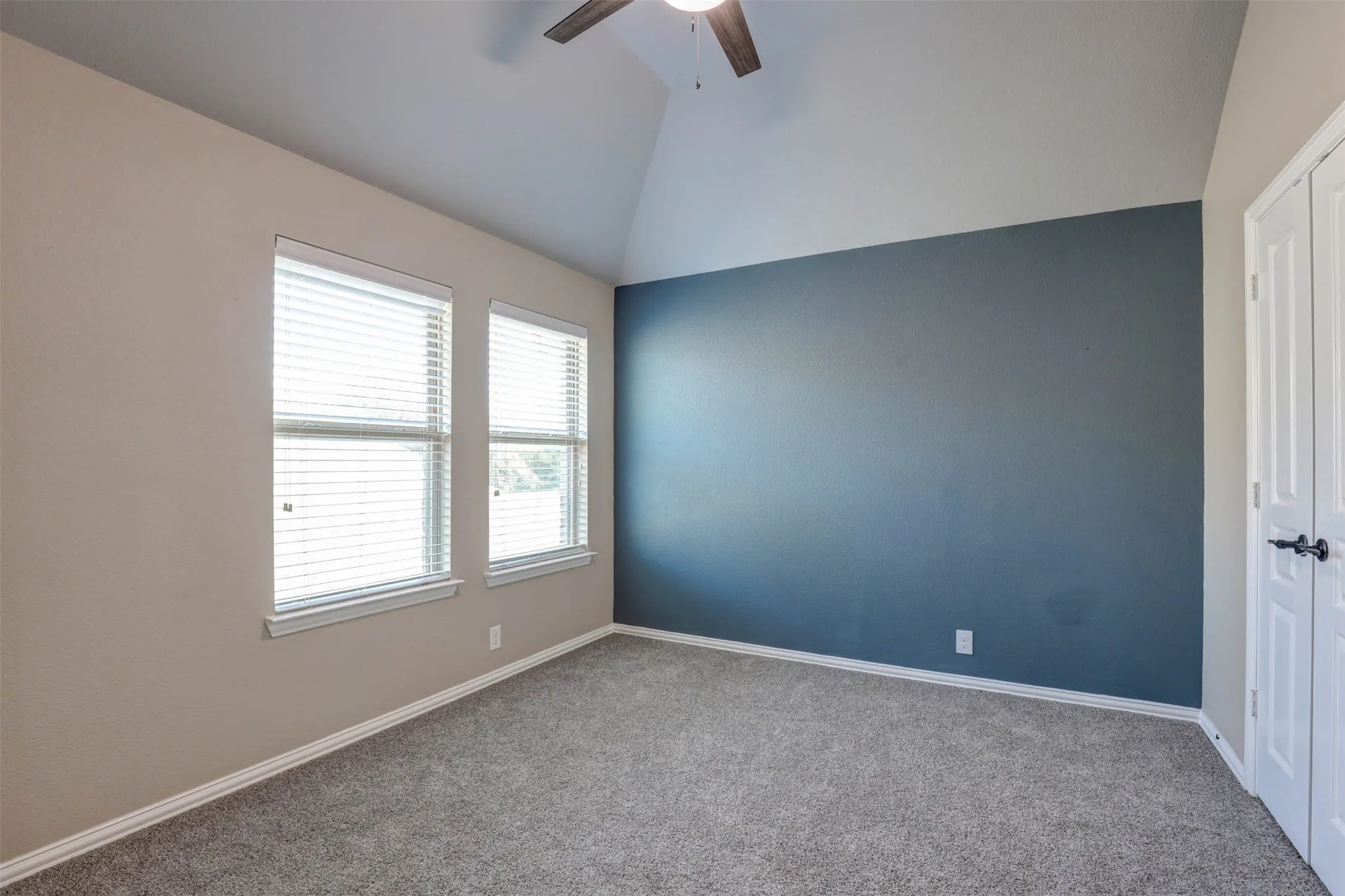 Single Family Residence For Sale in Denton County , 9501 Meadowpark Drive, Denton, Texas 76226, 4 Bedroom, 3 Bathroom, 2 Garage spaces, 2,334 Sqft, built in 2017, Preowned, mls#21145684, Real Estate Agent in Denton, Homes For Sale in Denton county, Homes For Sale in Denton, Realtor in Denton Texas, Real Estate Brokerage Independent Realty Texas, Luminita Cordes Realtor