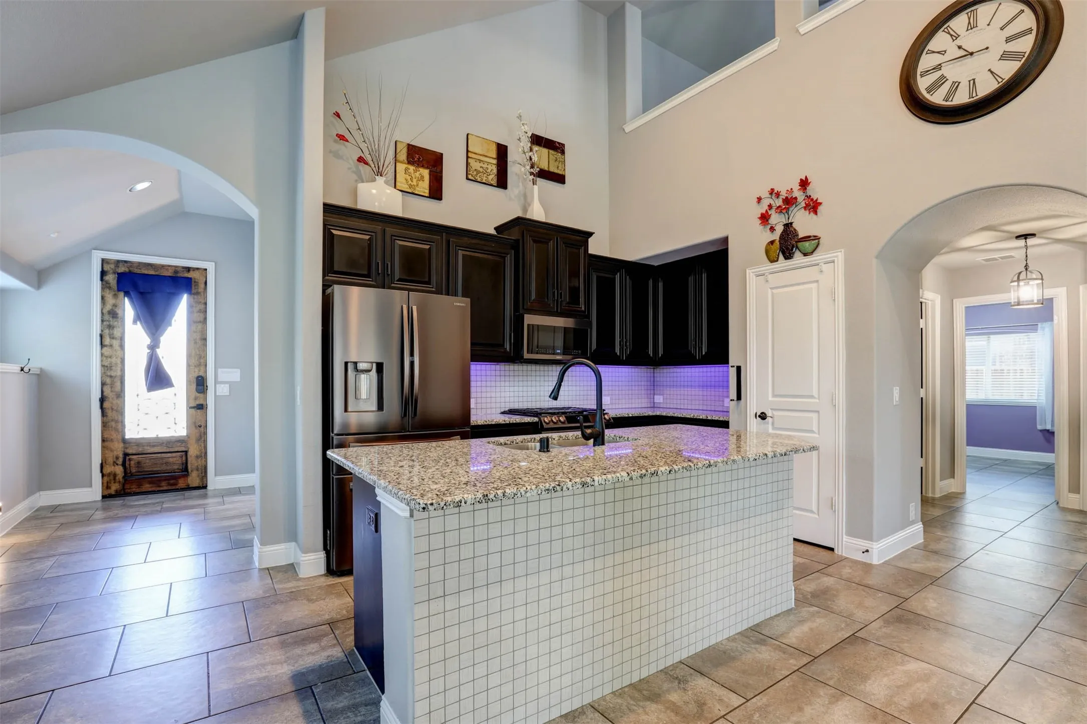 Single Family Residence For Sale in Denton County , 9501 Meadowpark Drive, Denton, Texas 76226, 4 Bedroom, 3 Bathroom, 2 Garage spaces, 2,334 Sqft, built in 2017, Preowned, mls#21145684, Real Estate Agent in Denton, Homes For Sale in Denton county, Homes For Sale in Denton, Realtor in Denton Texas, Real Estate Brokerage Independent Realty Texas, Luminita Cordes Realtor