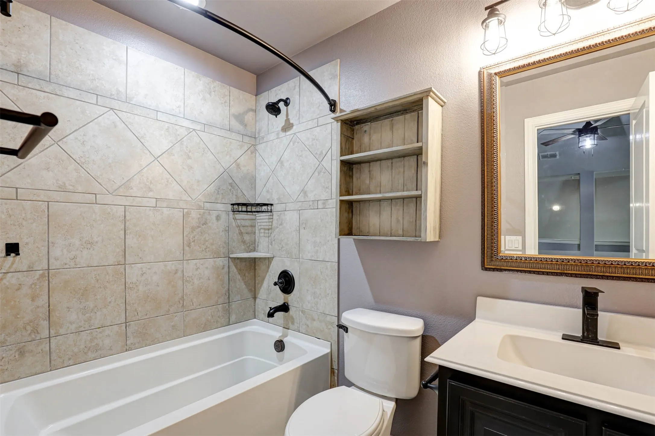 Single Family Residence For Sale in Denton County , 9501 Meadowpark Drive, Denton, Texas 76226, 4 Bedroom, 3 Bathroom, 2 Garage spaces, 2,334 Sqft, built in 2017, Preowned, mls#21145684, Real Estate Agent in Denton, Homes For Sale in Denton county, Homes For Sale in Denton, Realtor in Denton Texas, Real Estate Brokerage Independent Realty Texas, Luminita Cordes Realtor