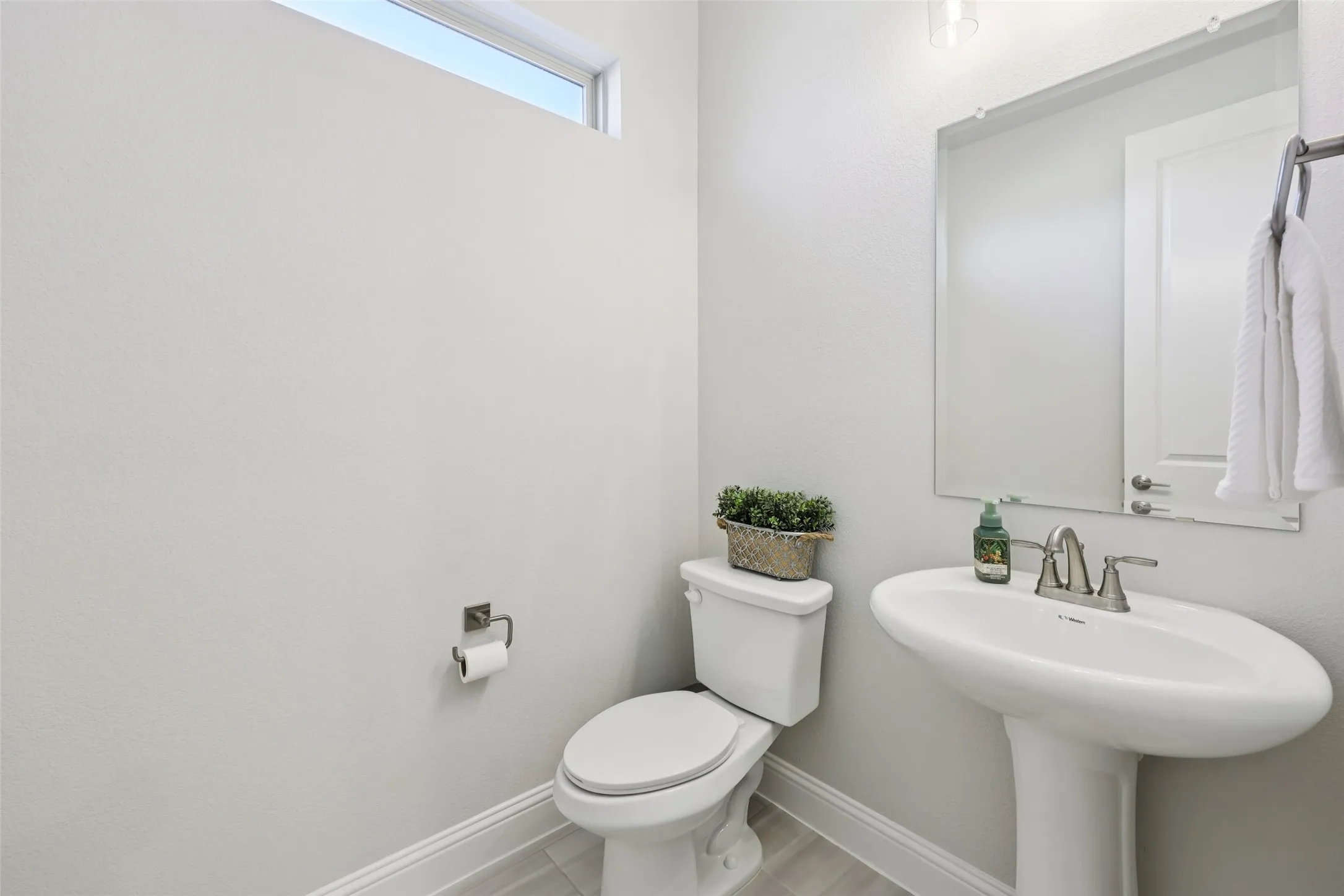 Single Family Residence For Sale in Ellis County , 1134 Cardinal Drive, Midlothian, Texas 76065, 5 Bedroom, 5 Bathroom, 2 Garage spaces, 4,232 Sqft, built in 2024, Preowned, mls#21168824, Real Estate Agent in Midlothian, Homes For Sale in Ellis county, Homes For Sale in Midlothian, Realtor in Midlothian Texas, Real Estate Brokerage Independent Realty Texas, Luminita Cordes Realtor