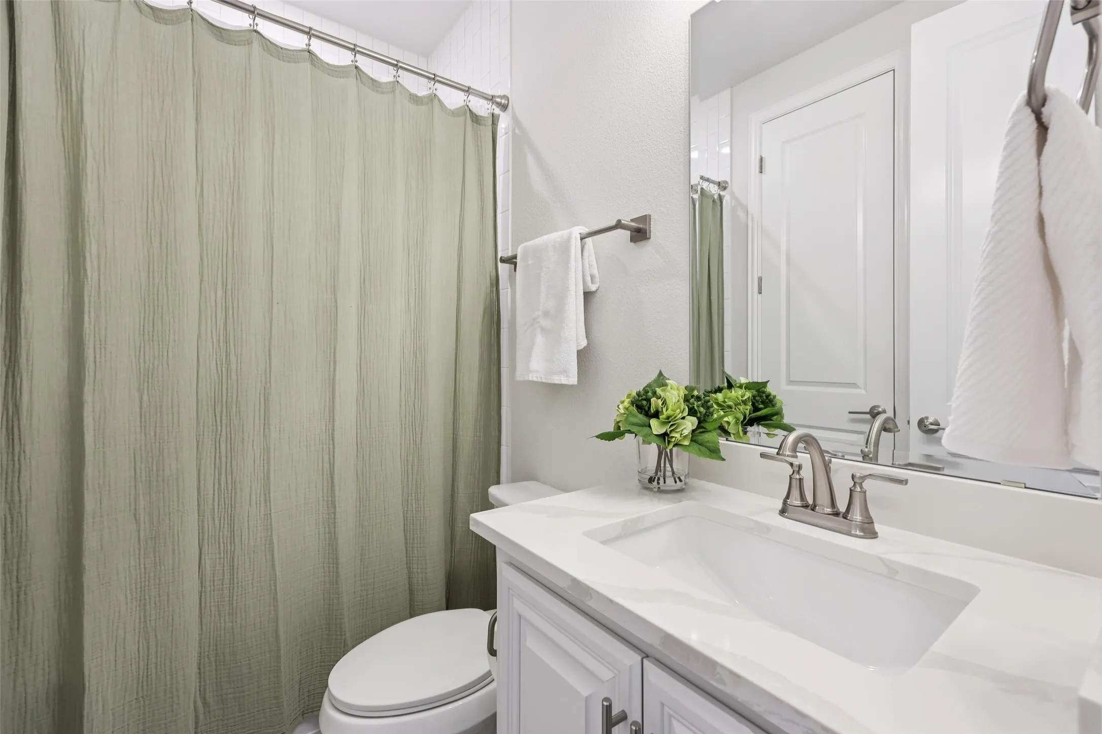 Single Family Residence For Sale in Ellis County , 1134 Cardinal Drive, Midlothian, Texas 76065, 5 Bedroom, 5 Bathroom, 2 Garage spaces, 4,232 Sqft, built in 2024, Preowned, mls#21168824, Real Estate Agent in Midlothian, Homes For Sale in Ellis county, Homes For Sale in Midlothian, Realtor in Midlothian Texas, Real Estate Brokerage Independent Realty Texas, Luminita Cordes Realtor