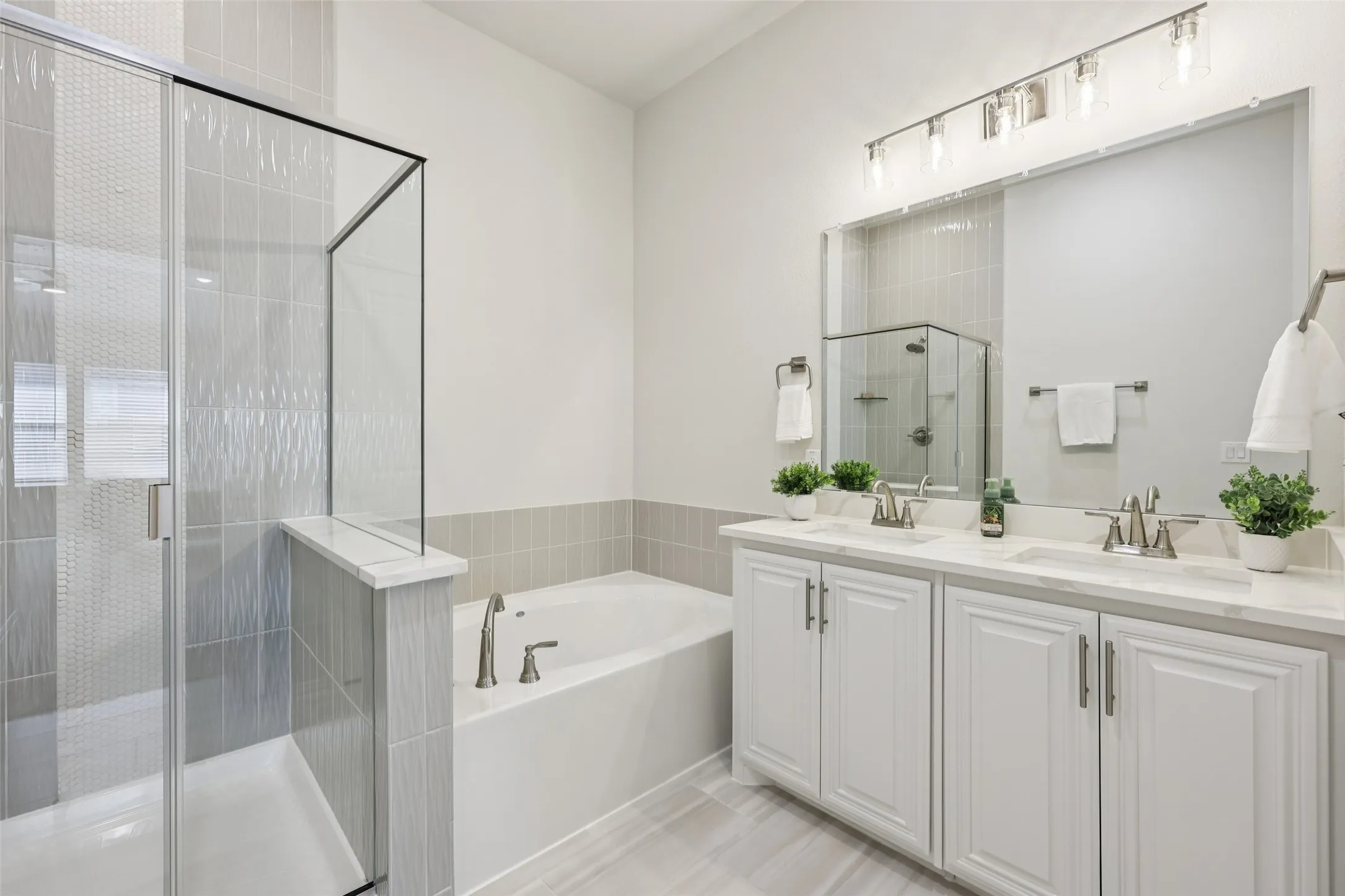 Single Family Residence For Sale in Ellis County , 1134 Cardinal Drive, Midlothian, Texas 76065, 5 Bedroom, 5 Bathroom, 2 Garage spaces, 4,232 Sqft, built in 2024, Preowned, mls#21168824, Real Estate Agent in Midlothian, Homes For Sale in Ellis county, Homes For Sale in Midlothian, Realtor in Midlothian Texas, Real Estate Brokerage Independent Realty Texas, Luminita Cordes Realtor