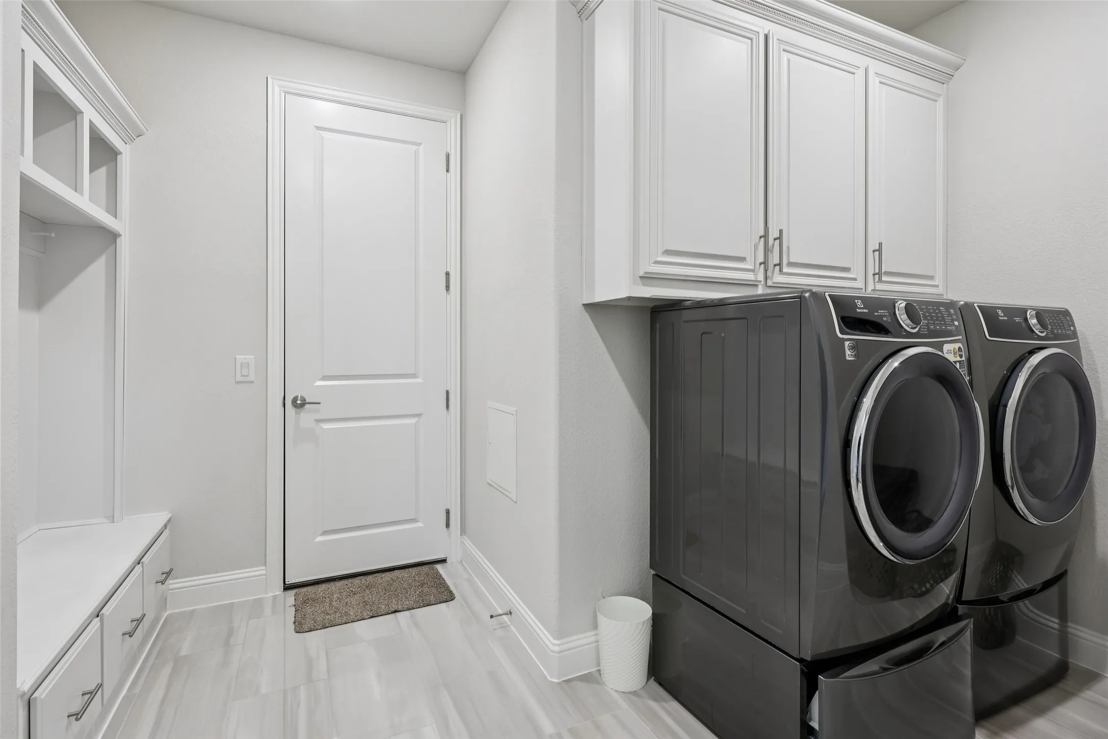 Single Family Residence For Sale in Ellis County , 1134 Cardinal Drive, Midlothian, Texas 76065, 5 Bedroom, 5 Bathroom, 2 Garage spaces, 4,232 Sqft, built in 2024, Preowned, mls#21168824, Real Estate Agent in Midlothian, Homes For Sale in Ellis county, Homes For Sale in Midlothian, Realtor in Midlothian Texas, Real Estate Brokerage Independent Realty Texas, Luminita Cordes Realtor