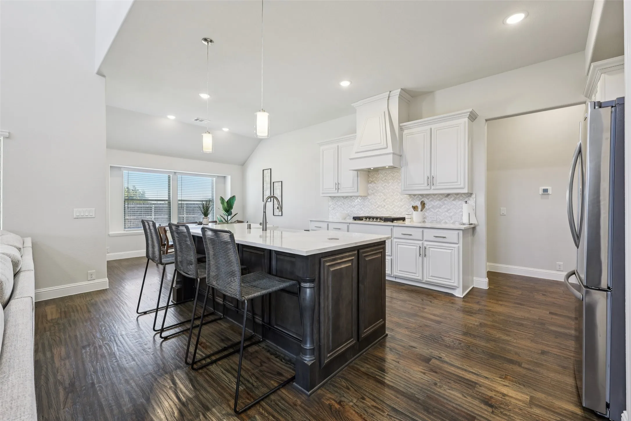 Single Family Residence For Sale in Ellis County , 1134 Cardinal Drive, Midlothian, Texas 76065, 5 Bedroom, 5 Bathroom, 2 Garage spaces, 4,232 Sqft, built in 2024, Preowned, mls#21168824, Real Estate Agent in Midlothian, Homes For Sale in Ellis county, Homes For Sale in Midlothian, Realtor in Midlothian Texas, Real Estate Brokerage Independent Realty Texas, Luminita Cordes Realtor