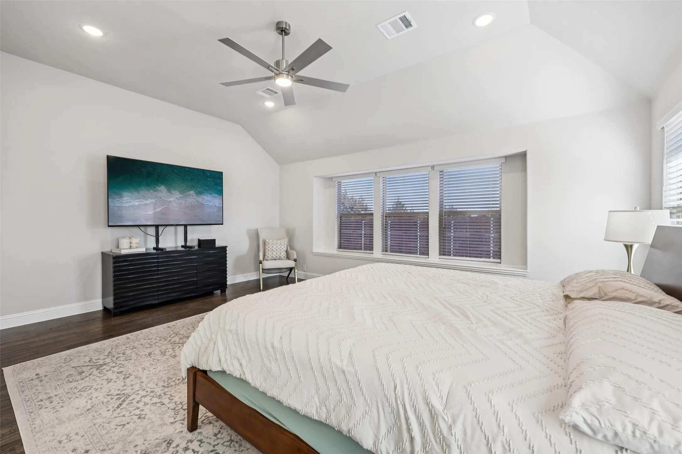 Single Family Residence For Sale in Ellis County , 1134 Cardinal Drive, Midlothian, Texas 76065, 5 Bedroom, 5 Bathroom, 2 Garage spaces, 4,232 Sqft, built in 2024, Preowned, mls#21168824, Real Estate Agent in Midlothian, Homes For Sale in Ellis county, Homes For Sale in Midlothian, Realtor in Midlothian Texas, Real Estate Brokerage Independent Realty Texas, Luminita Cordes Realtor