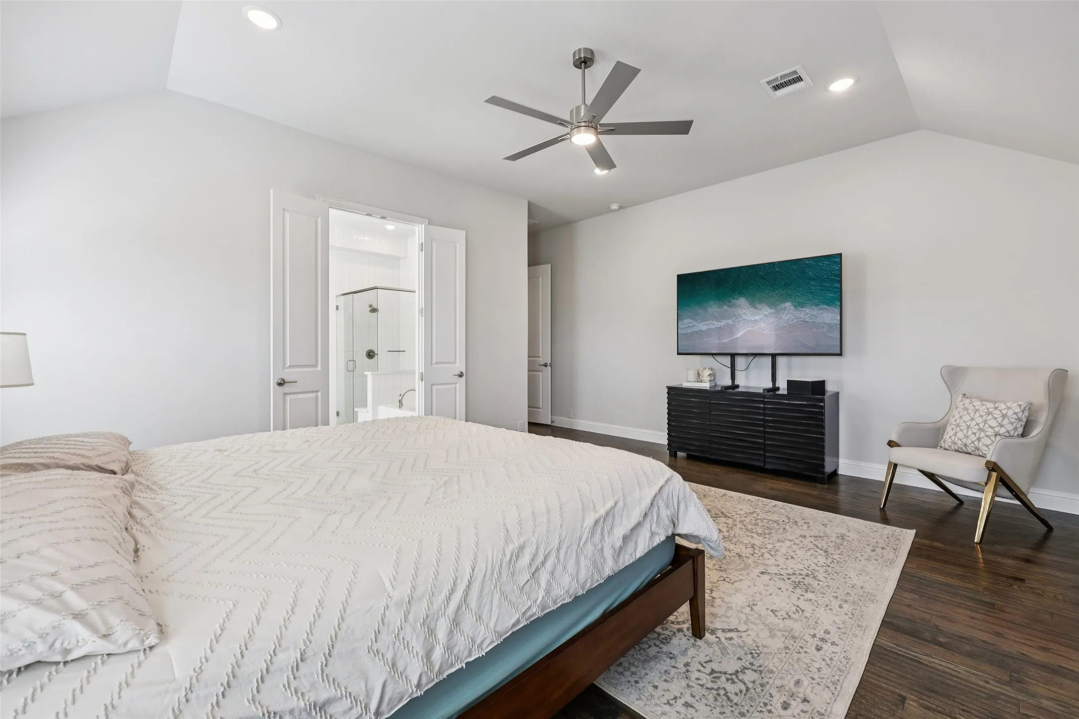 Single Family Residence For Sale in Ellis County , 1134 Cardinal Drive, Midlothian, Texas 76065, 5 Bedroom, 5 Bathroom, 2 Garage spaces, 4,232 Sqft, built in 2024, Preowned, mls#21168824, Real Estate Agent in Midlothian, Homes For Sale in Ellis county, Homes For Sale in Midlothian, Realtor in Midlothian Texas, Real Estate Brokerage Independent Realty Texas, Luminita Cordes Realtor