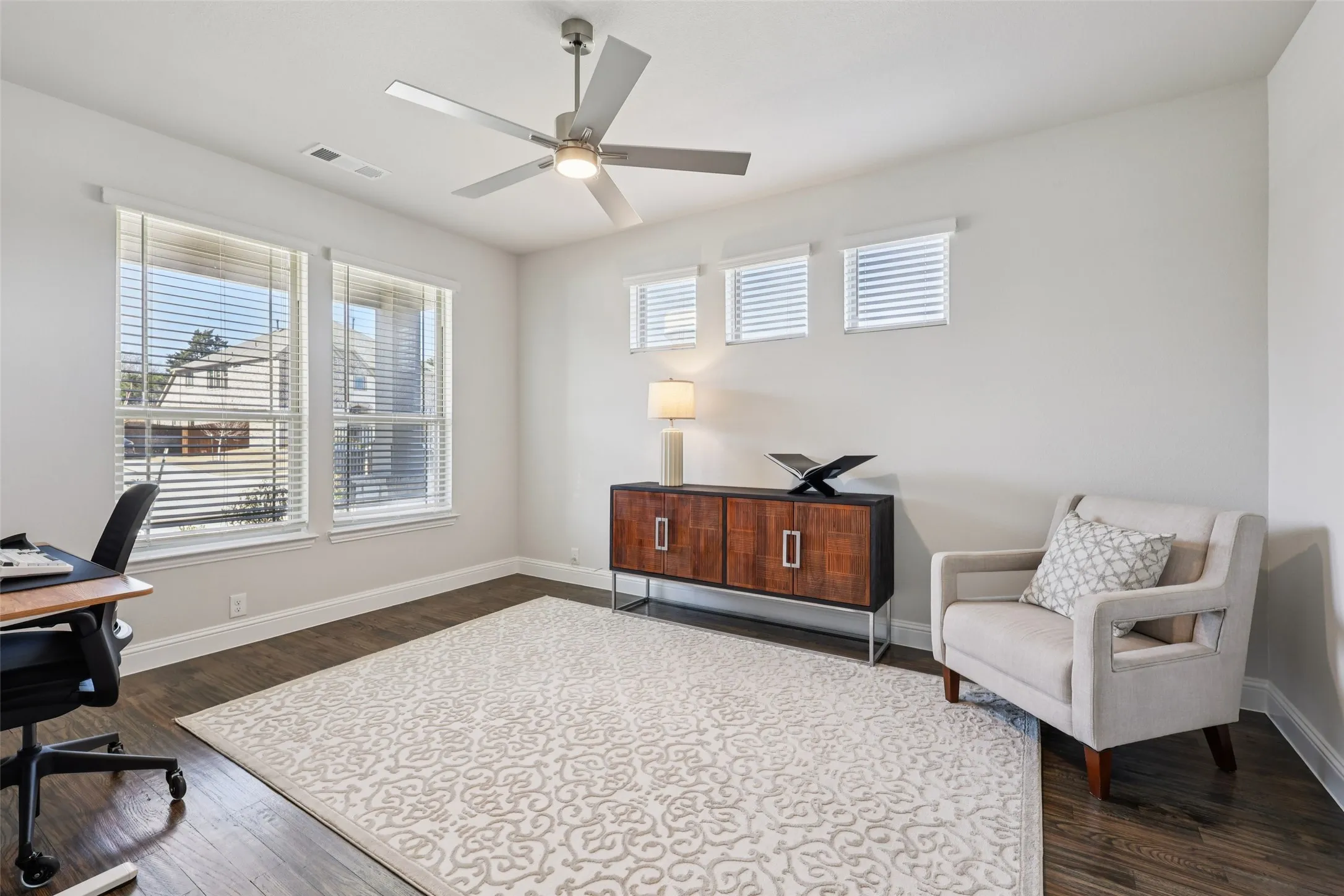Single Family Residence For Sale in Ellis County , 1134 Cardinal Drive, Midlothian, Texas 76065, 5 Bedroom, 5 Bathroom, 2 Garage spaces, 4,232 Sqft, built in 2024, Preowned, mls#21168824, Real Estate Agent in Midlothian, Homes For Sale in Ellis county, Homes For Sale in Midlothian, Realtor in Midlothian Texas, Real Estate Brokerage Independent Realty Texas, Luminita Cordes Realtor