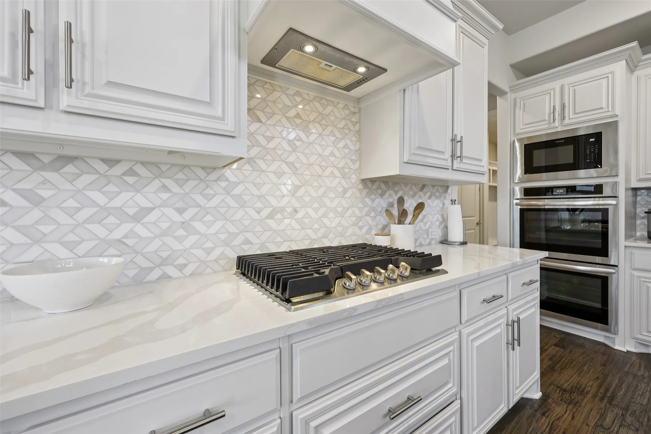 Single Family Residence For Sale in Ellis County , 1134 Cardinal Drive, Midlothian, Texas 76065, 5 Bedroom, 5 Bathroom, 2 Garage spaces, 4,232 Sqft, built in 2024, Preowned, mls#21168824, Real Estate Agent in Midlothian, Homes For Sale in Ellis county, Homes For Sale in Midlothian, Realtor in Midlothian Texas, Real Estate Brokerage Independent Realty Texas, Luminita Cordes Realtor