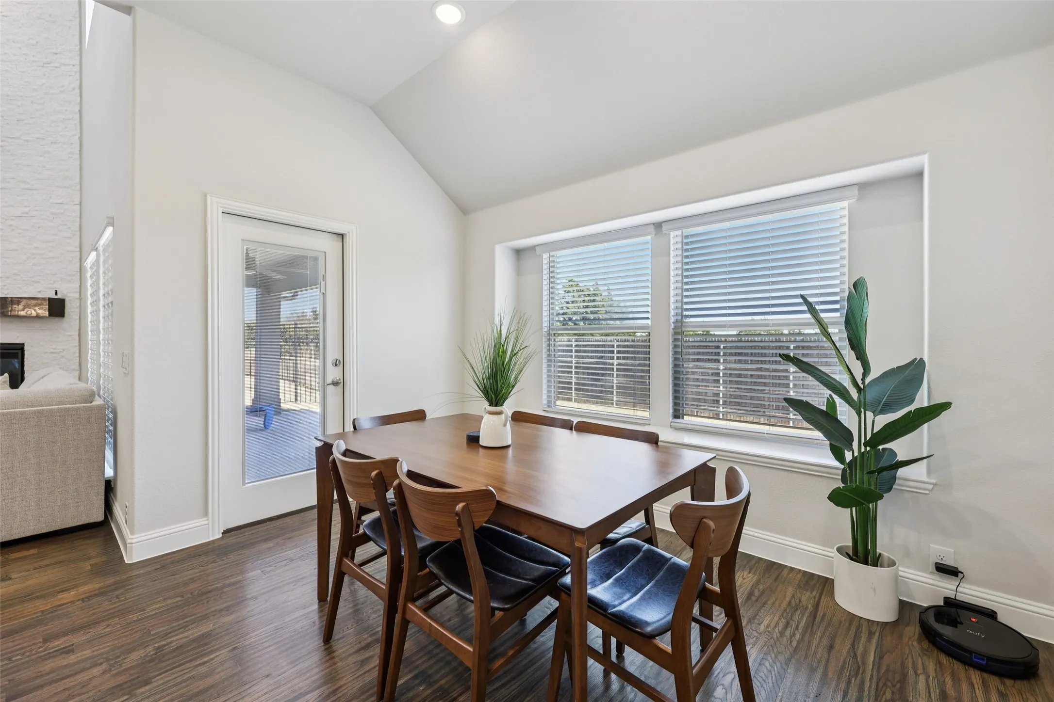 Single Family Residence For Sale in Ellis County , 1134 Cardinal Drive, Midlothian, Texas 76065, 5 Bedroom, 5 Bathroom, 2 Garage spaces, 4,232 Sqft, built in 2024, Preowned, mls#21168824, Real Estate Agent in Midlothian, Homes For Sale in Ellis county, Homes For Sale in Midlothian, Realtor in Midlothian Texas, Real Estate Brokerage Independent Realty Texas, Luminita Cordes Realtor