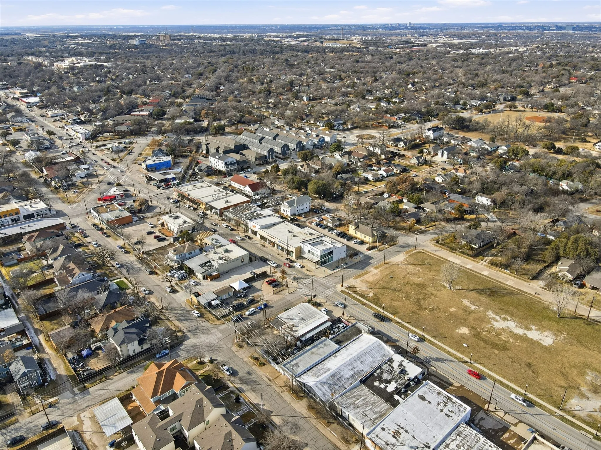 Retail For Sale in Dallas County , 738 W Davis Street, Dallas, Texas 75208, 0, 0, Garage spaces, 0 Sqft, built in 1947, Preowned, mls#21170635, Real Estate Agent in Dallas, Homes For Sale in Dallas county, Homes For Sale in Dallas, Realtor in Dallas Texas, Real Estate Brokerage Independent Realty Texas, Luminita Cordes Realtor