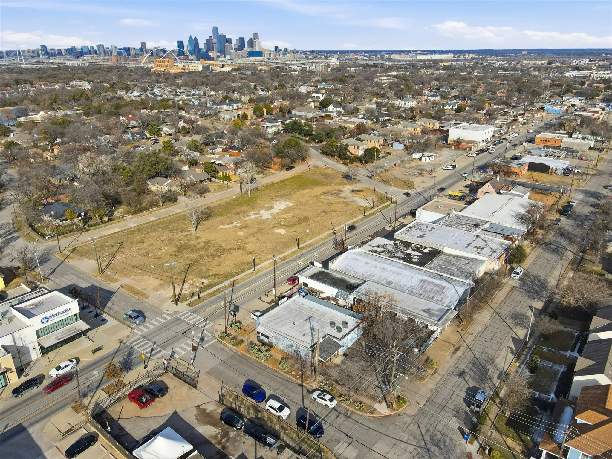 Retail For Sale in Dallas County , 738 W Davis Street, Dallas, Texas 75208, 0, 0, Garage spaces, 0 Sqft, built in 1947, Preowned, mls#21170635, Real Estate Agent in Dallas, Homes For Sale in Dallas county, Homes For Sale in Dallas, Realtor in Dallas Texas, Real Estate Brokerage Independent Realty Texas, Luminita Cordes Realtor