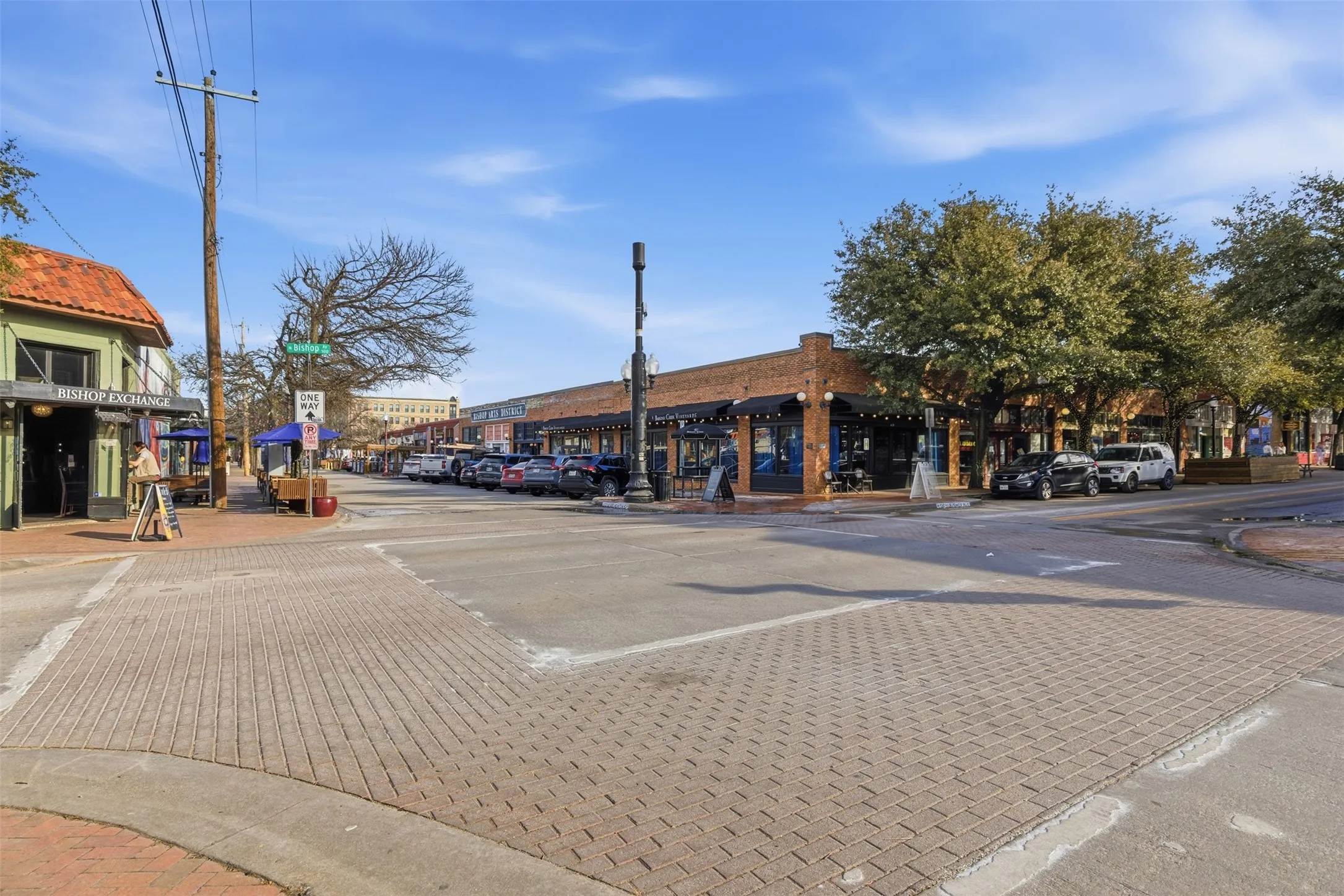 Retail For Sale in Dallas County , 738 W Davis Street, Dallas, Texas 75208, 0, 0, Garage spaces, 0 Sqft, built in 1947, Preowned, mls#21170635, Real Estate Agent in Dallas, Homes For Sale in Dallas county, Homes For Sale in Dallas, Realtor in Dallas Texas, Real Estate Brokerage Independent Realty Texas, Luminita Cordes Realtor