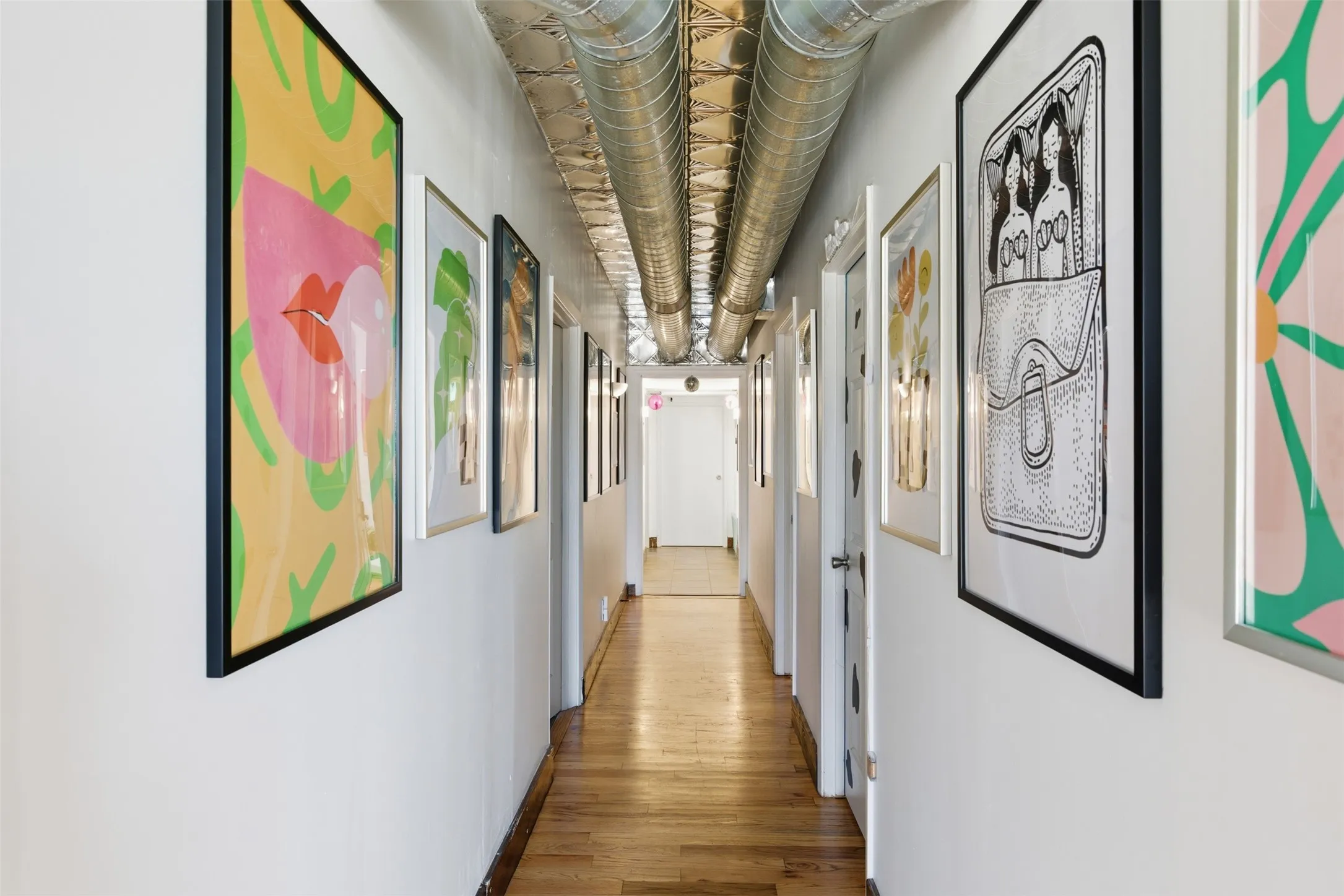 Retail For Sale in Dallas County , 738 W Davis Street, Dallas, Texas 75208, 0, 0, Garage spaces, 0 Sqft, built in 1947, Preowned, mls#21170635, Real Estate Agent in Dallas, Homes For Sale in Dallas county, Homes For Sale in Dallas, Realtor in Dallas Texas, Real Estate Brokerage Independent Realty Texas, Luminita Cordes Realtor