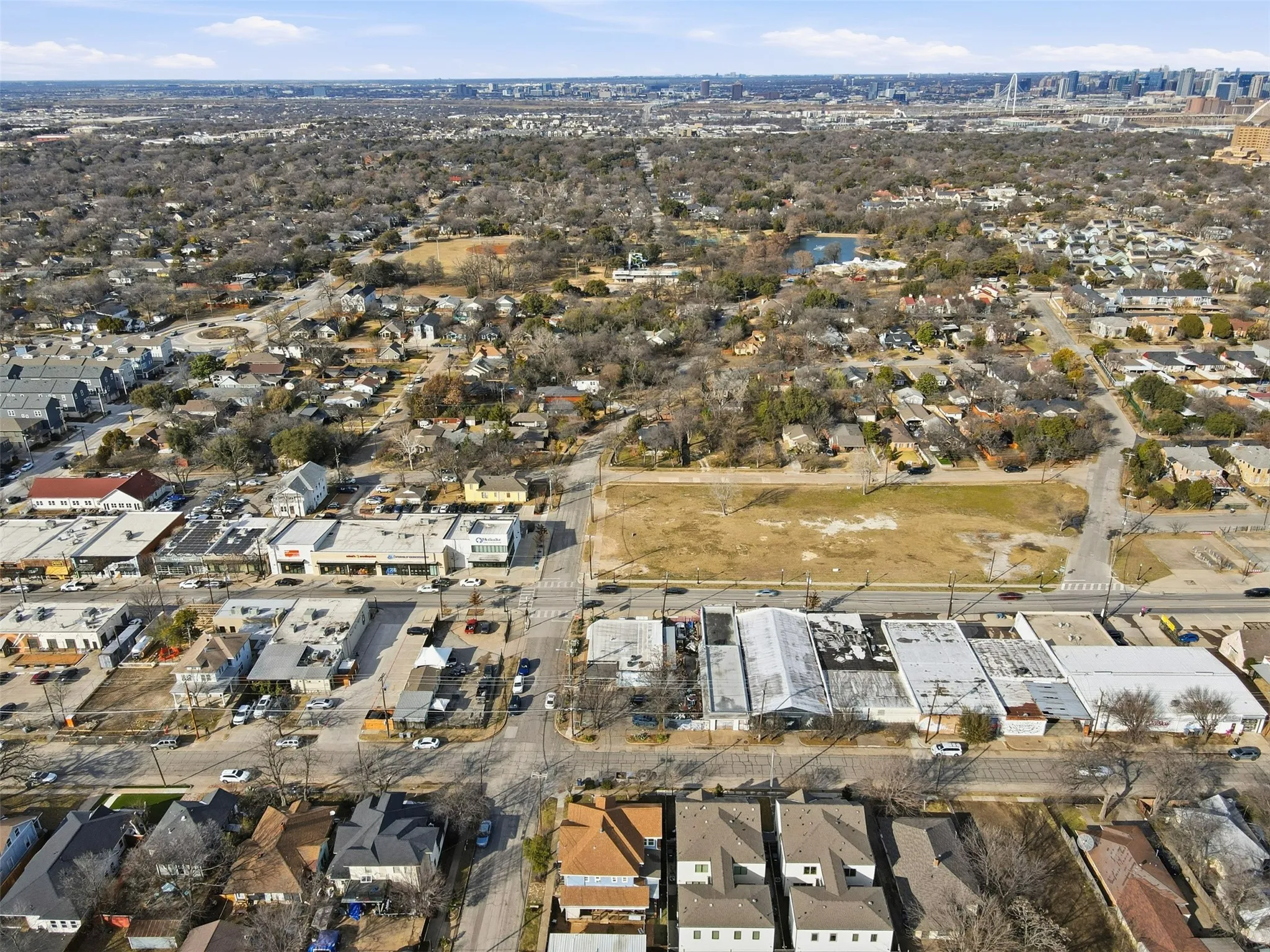Retail For Sale in Dallas County , 738 W Davis Street, Dallas, Texas 75208, 0, 0, Garage spaces, 0 Sqft, built in 1947, Preowned, mls#21170635, Real Estate Agent in Dallas, Homes For Sale in Dallas county, Homes For Sale in Dallas, Realtor in Dallas Texas, Real Estate Brokerage Independent Realty Texas, Luminita Cordes Realtor