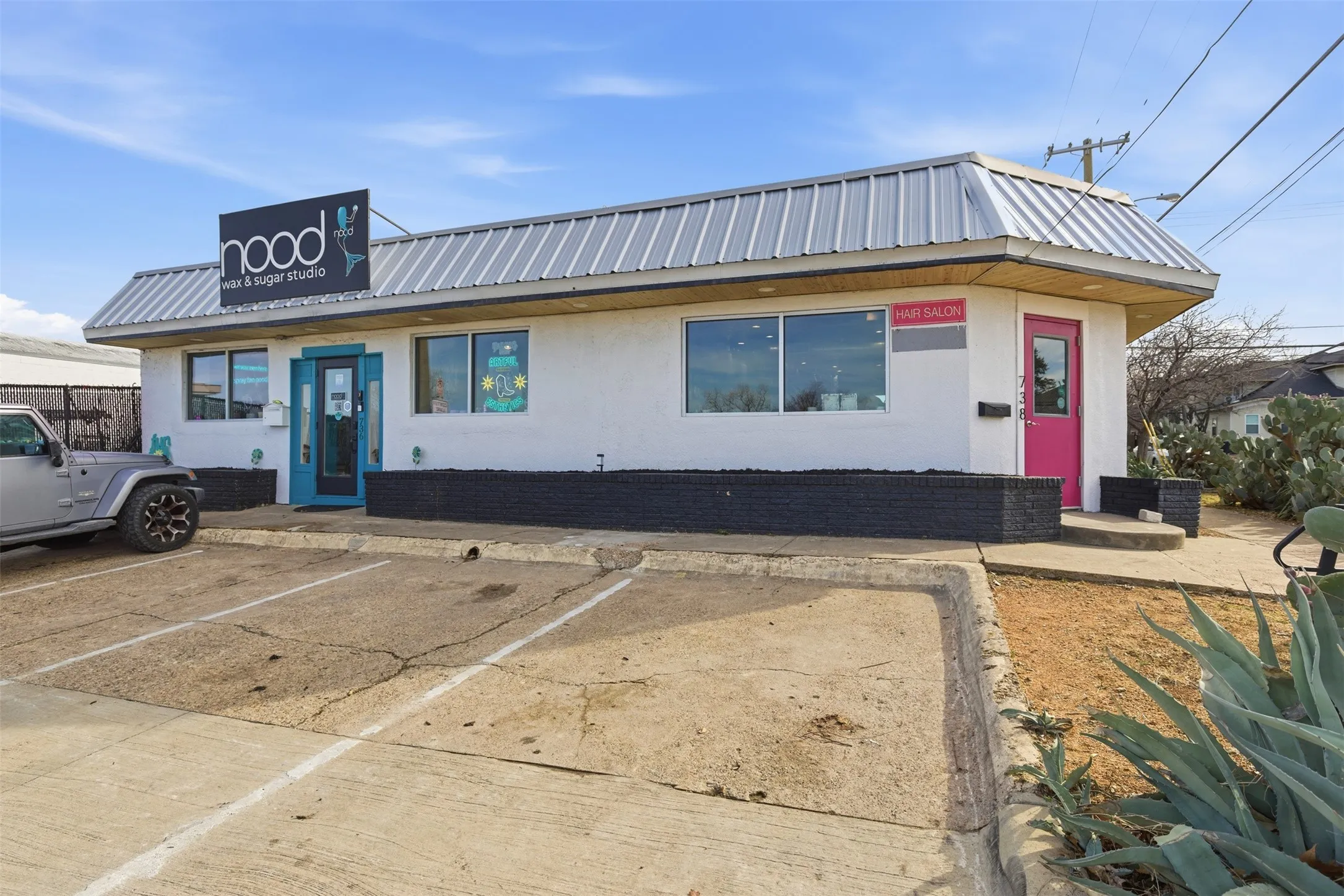 Retail For Sale in Dallas County , 738 W Davis Street, Dallas, Texas 75208, 0, 0, Garage spaces, 0 Sqft, built in 1947, Preowned, mls#21170635, Real Estate Agent in Dallas, Homes For Sale in Dallas county, Homes For Sale in Dallas, Realtor in Dallas Texas, Real Estate Brokerage Independent Realty Texas, Luminita Cordes Realtor