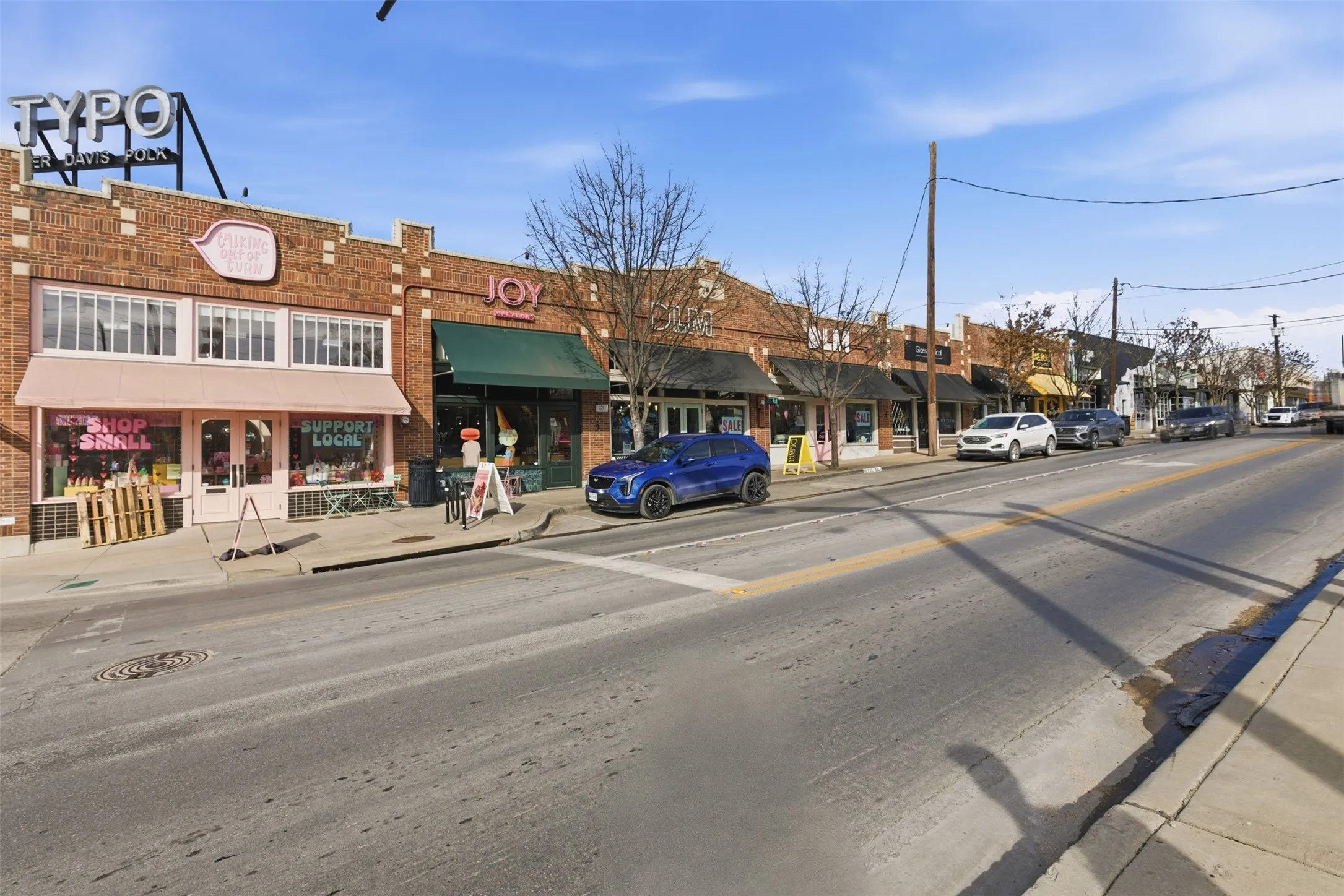 Retail For Sale in Dallas County , 738 W Davis Street, Dallas, Texas 75208, 0, 0, Garage spaces, 0 Sqft, built in 1947, Preowned, mls#21170635, Real Estate Agent in Dallas, Homes For Sale in Dallas county, Homes For Sale in Dallas, Realtor in Dallas Texas, Real Estate Brokerage Independent Realty Texas, Luminita Cordes Realtor