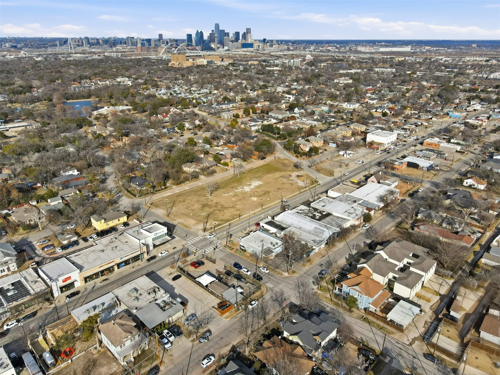 Retail For Sale in Dallas County , 738 W Davis Street, Dallas, Texas 75208, 0, 0, Garage spaces, 0 Sqft, built in 1947, Preowned, mls#21170635, Real Estate Agent in Dallas, Homes For Sale in Dallas county, Homes For Sale in Dallas, Realtor in Dallas Texas, Real Estate Brokerage Independent Realty Texas, Luminita Cordes Realtor