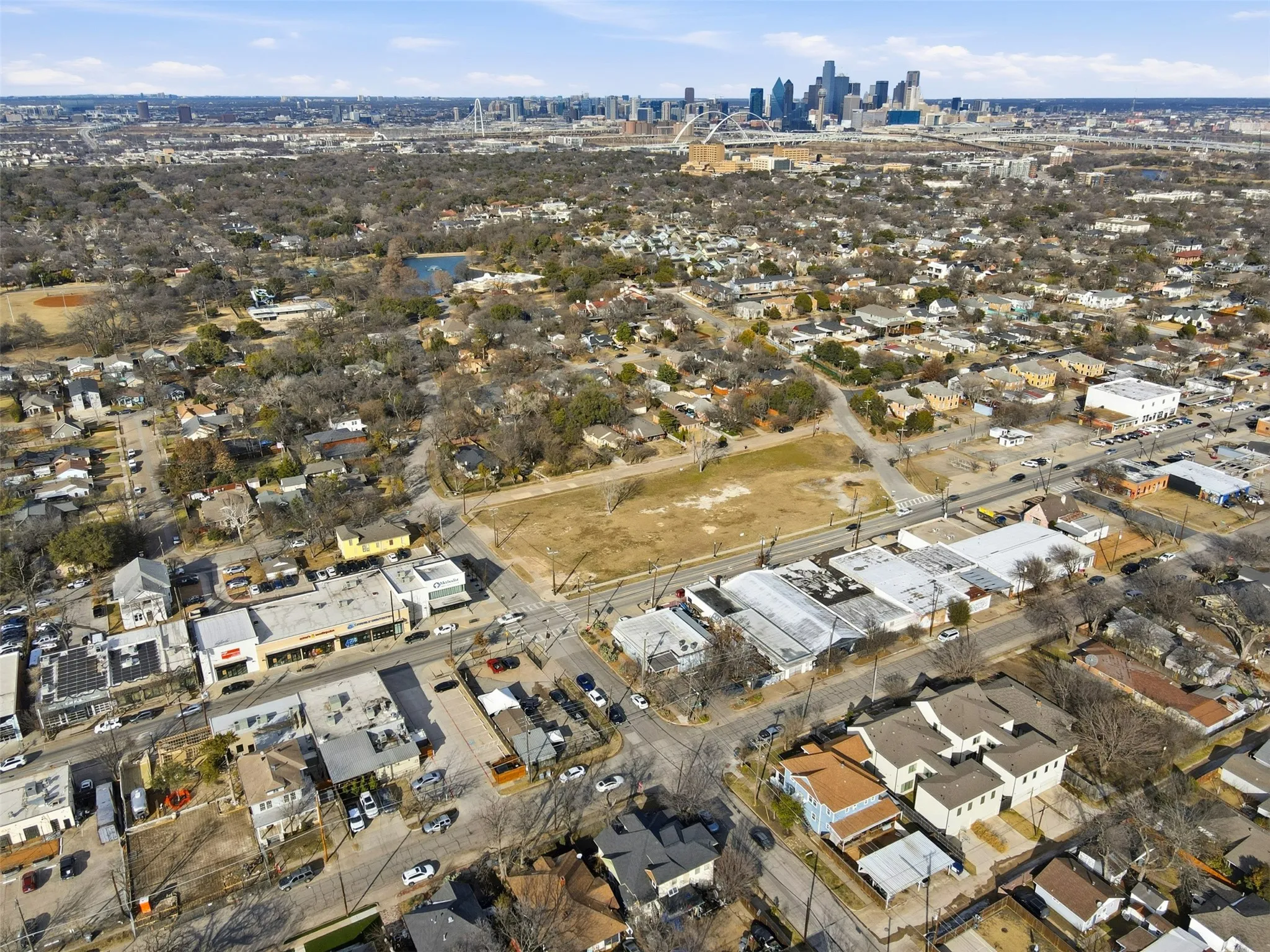 Retail For Sale in Dallas County , 738 W Davis Street, Dallas, Texas 75208, 0, 0, Garage spaces, 0 Sqft, built in 1947, Preowned, mls#21170635, Real Estate Agent in Dallas, Homes For Sale in Dallas county, Homes For Sale in Dallas, Realtor in Dallas Texas, Real Estate Brokerage Independent Realty Texas, Luminita Cordes Realtor