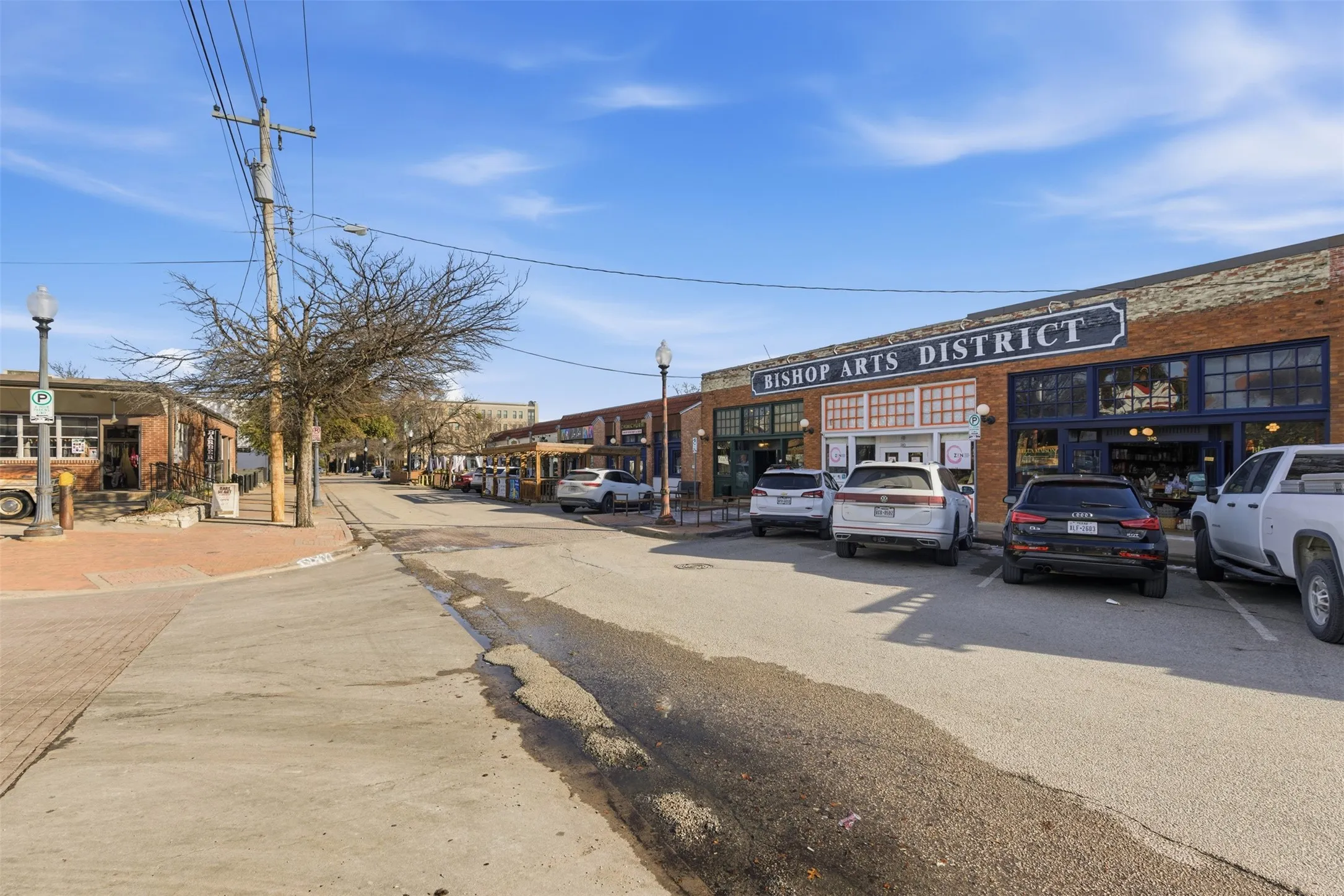 Retail For Sale in Dallas County , 738 W Davis Street, Dallas, Texas 75208, 0, 0, Garage spaces, 0 Sqft, built in 1947, Preowned, mls#21170635, Real Estate Agent in Dallas, Homes For Sale in Dallas county, Homes For Sale in Dallas, Realtor in Dallas Texas, Real Estate Brokerage Independent Realty Texas, Luminita Cordes Realtor