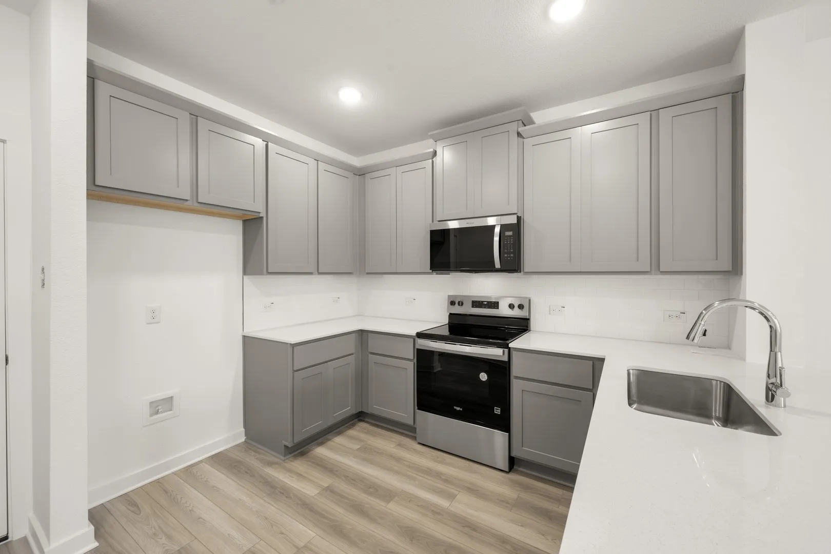 245 Wagon Spoke- Kitchen-5