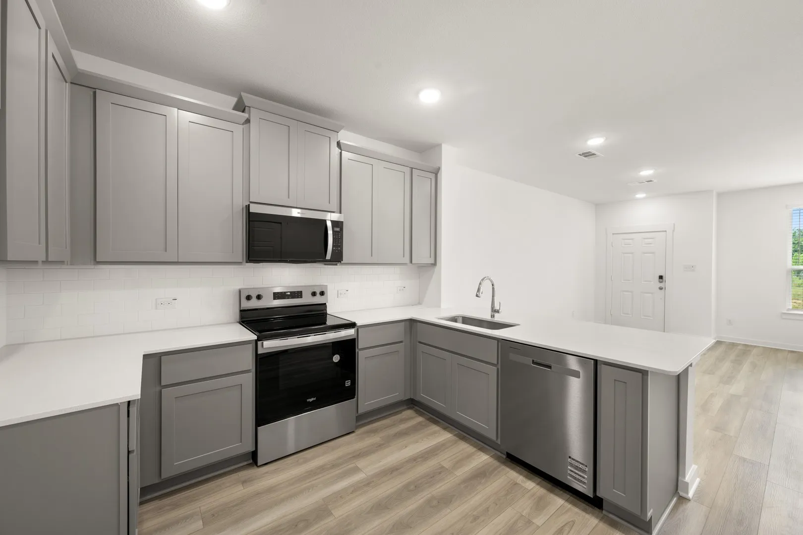 245 Wagon Spoke- Kitchen-4