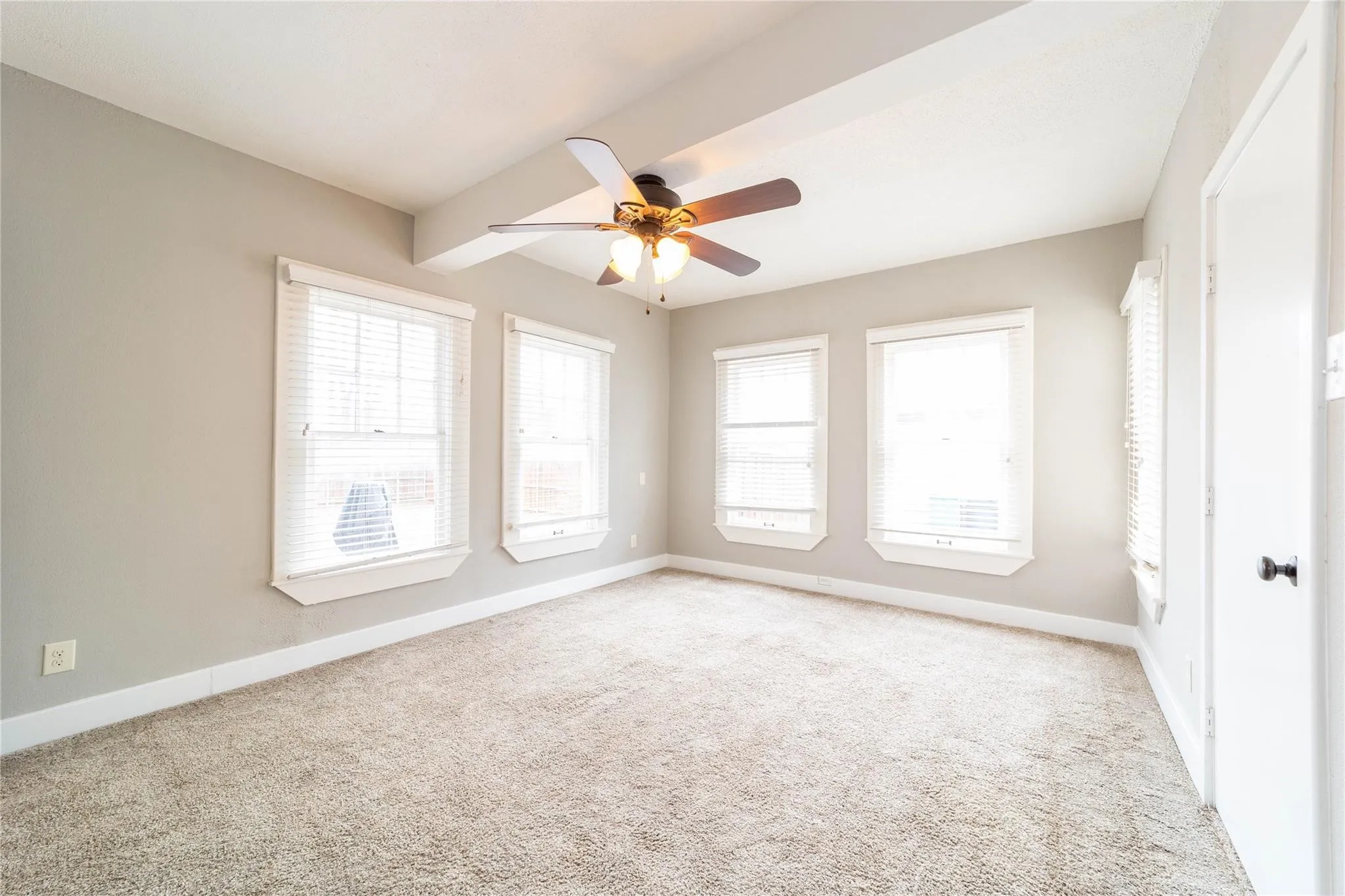 Duplex For Rent in Tarrant County , 2226 W Rosedale Street S 100, Fort Worth, Texas 76110, 2 Bedroom, 2 Bathroom, 2 Garage spaces, 1,400 Sqft, built in 1923, Price $1,700, mls#21171775, Real Estate Agent in Fort Worth, Homes For Rent in Tarrant county, Homes For Rent in Fort Worth, Realtor in Fort Worth Texas, Real Estate Brokerage Independent Realty Texas, Luminita Cordes Realtor