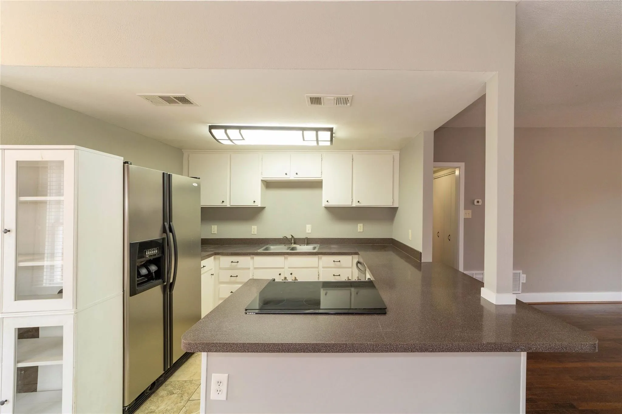 Duplex For Rent in Tarrant County , 2226 W Rosedale Street S 100, Fort Worth, Texas 76110, 2 Bedroom, 2 Bathroom, 2 Garage spaces, 1,400 Sqft, built in 1923, Price $1,700, mls#21171775, Real Estate Agent in Fort Worth, Homes For Rent in Tarrant county, Homes For Rent in Fort Worth, Realtor in Fort Worth Texas, Real Estate Brokerage Independent Realty Texas, Luminita Cordes Realtor