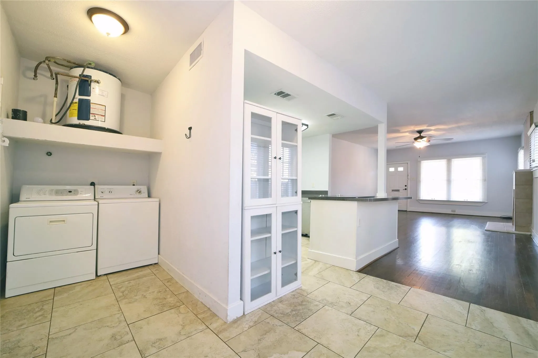 Duplex For Rent in Tarrant County , 2226 W Rosedale Street S 100, Fort Worth, Texas 76110, 2 Bedroom, 2 Bathroom, 2 Garage spaces, 1,400 Sqft, built in 1923, Price $1,700, mls#21171775, Real Estate Agent in Fort Worth, Homes For Rent in Tarrant county, Homes For Rent in Fort Worth, Realtor in Fort Worth Texas, Real Estate Brokerage Independent Realty Texas, Luminita Cordes Realtor