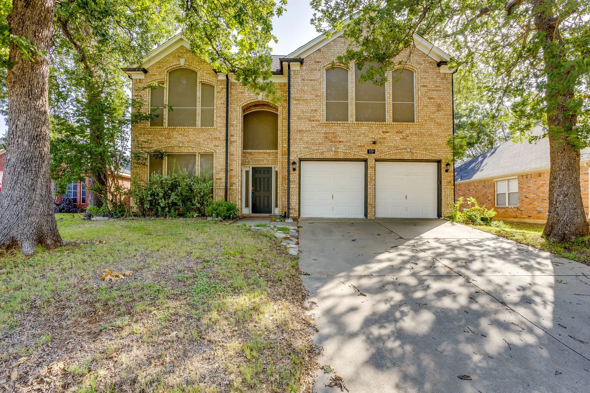 Single Family Residence For Sale in Johnson County , 519 Deerwood Drive, Burleson, Texas 76028, 4 Bedroom, 4 Bathroom, 2 Garage spaces, 3,007 Sqft, built in 1998, mls#21171365, Real Estate Agent in Burleson, Homes For Sale in Johnson county, Homes For Sale in Burleson, Realtor in Burleson Texas, Real Estate Brokerage Independent Realty Texas, Luminita Cordes Realtor