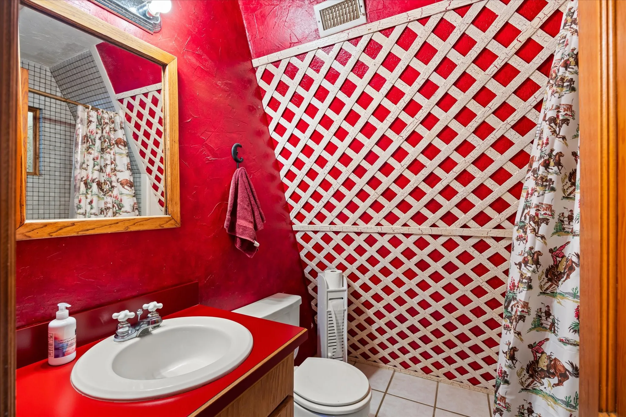 Single Family Residence For Sale in Parker County , 1601 Stafford Road, Weatherford, Texas 76088, 2 Bedroom, 3 Bathroom, Garage spaces, 2,374 Sqft, built in 1981, mls#21156451, Real Estate Agent in Weatherford, Homes For Sale in Parker county, Homes For Sale in Weatherford, Realtor in Weatherford Texas, Real Estate Brokerage Independent Realty Texas, Luminita Cordes Realtor