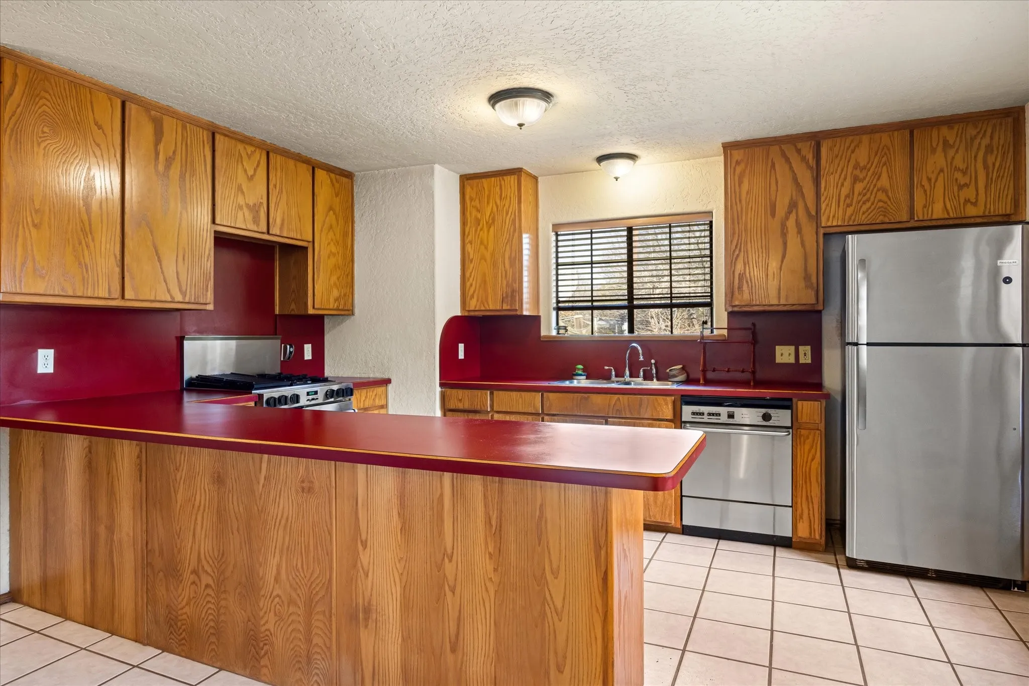 Single Family Residence For Sale in Parker County , 1601 Stafford Road, Weatherford, Texas 76088, 2 Bedroom, 3 Bathroom, Garage spaces, 2,374 Sqft, built in 1981, mls#21156451, Real Estate Agent in Weatherford, Homes For Sale in Parker county, Homes For Sale in Weatherford, Realtor in Weatherford Texas, Real Estate Brokerage Independent Realty Texas, Luminita Cordes Realtor