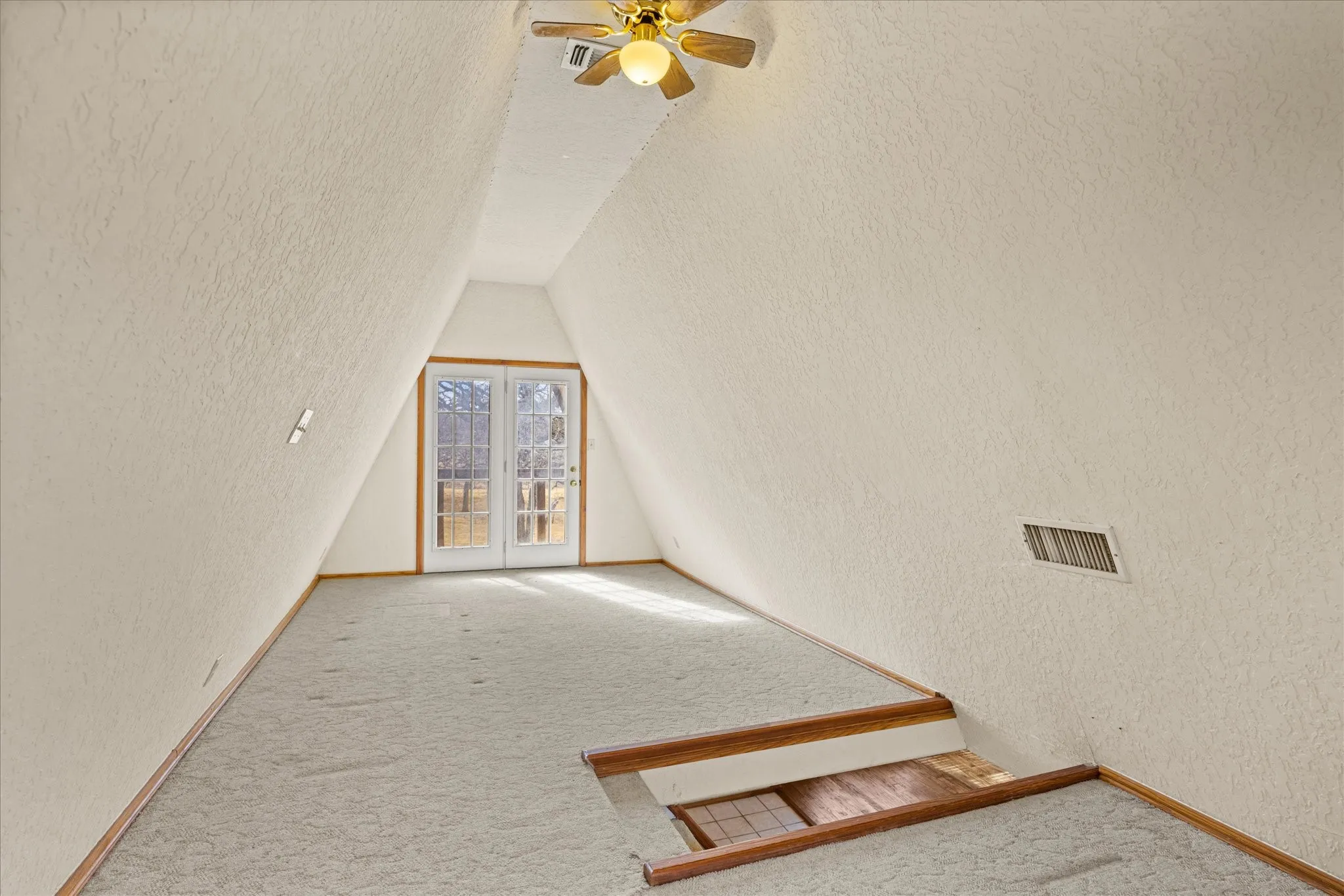 Single Family Residence For Sale in Parker County , 1601 Stafford Road, Weatherford, Texas 76088, 2 Bedroom, 3 Bathroom, Garage spaces, 2,374 Sqft, built in 1981, mls#21156451, Real Estate Agent in Weatherford, Homes For Sale in Parker county, Homes For Sale in Weatherford, Realtor in Weatherford Texas, Real Estate Brokerage Independent Realty Texas, Luminita Cordes Realtor