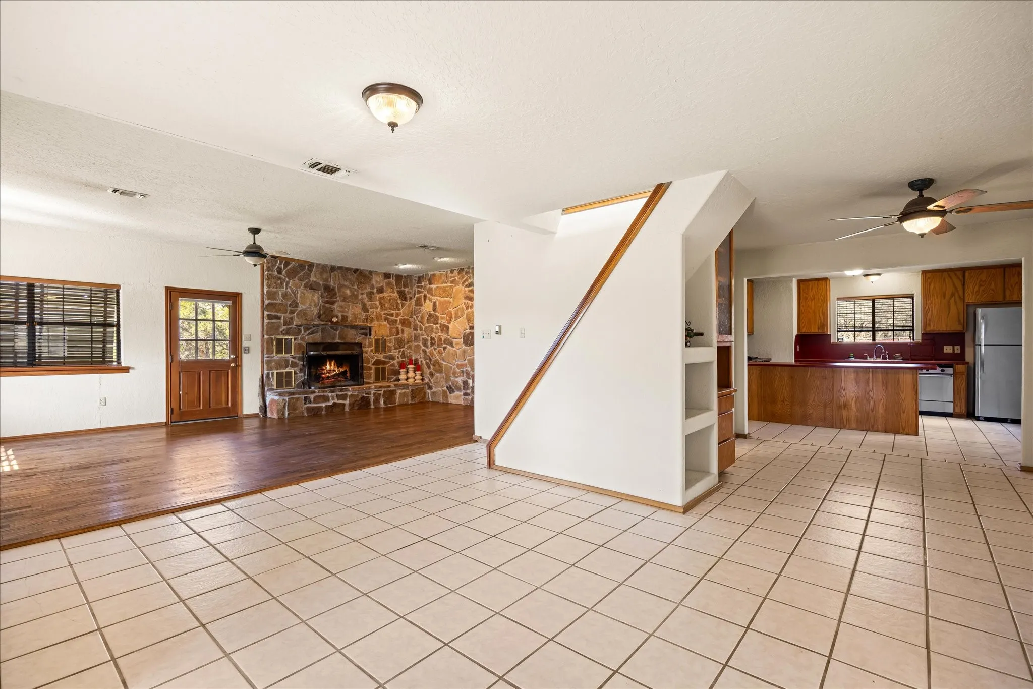 Single Family Residence For Sale in Parker County , 1601 Stafford Road, Weatherford, Texas 76088, 2 Bedroom, 3 Bathroom, Garage spaces, 2,374 Sqft, built in 1981, mls#21156451, Real Estate Agent in Weatherford, Homes For Sale in Parker county, Homes For Sale in Weatherford, Realtor in Weatherford Texas, Real Estate Brokerage Independent Realty Texas, Luminita Cordes Realtor