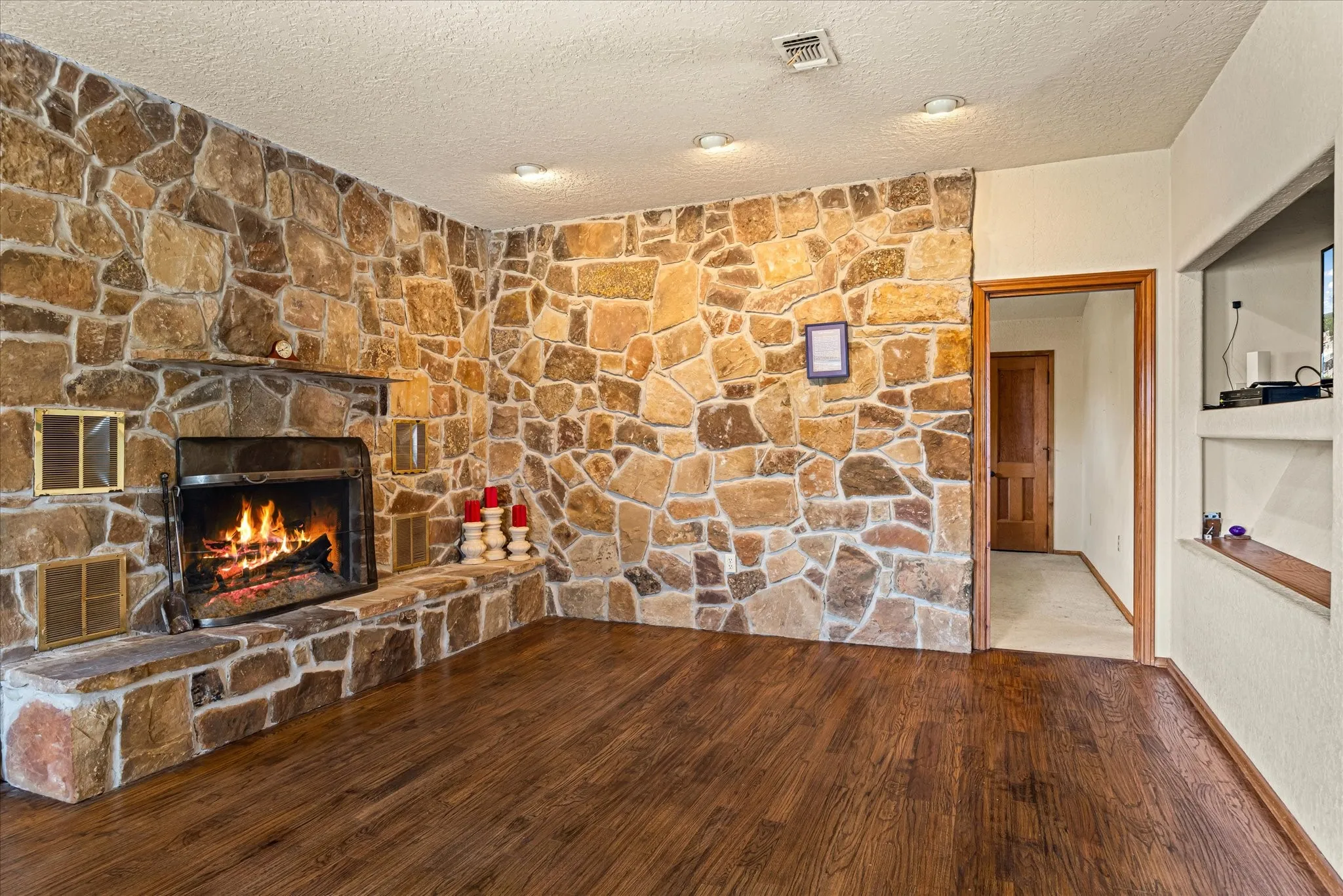 Single Family Residence For Sale in Parker County , 1601 Stafford Road, Weatherford, Texas 76088, 2 Bedroom, 3 Bathroom, Garage spaces, 2,374 Sqft, built in 1981, mls#21156451, Real Estate Agent in Weatherford, Homes For Sale in Parker county, Homes For Sale in Weatherford, Realtor in Weatherford Texas, Real Estate Brokerage Independent Realty Texas, Luminita Cordes Realtor